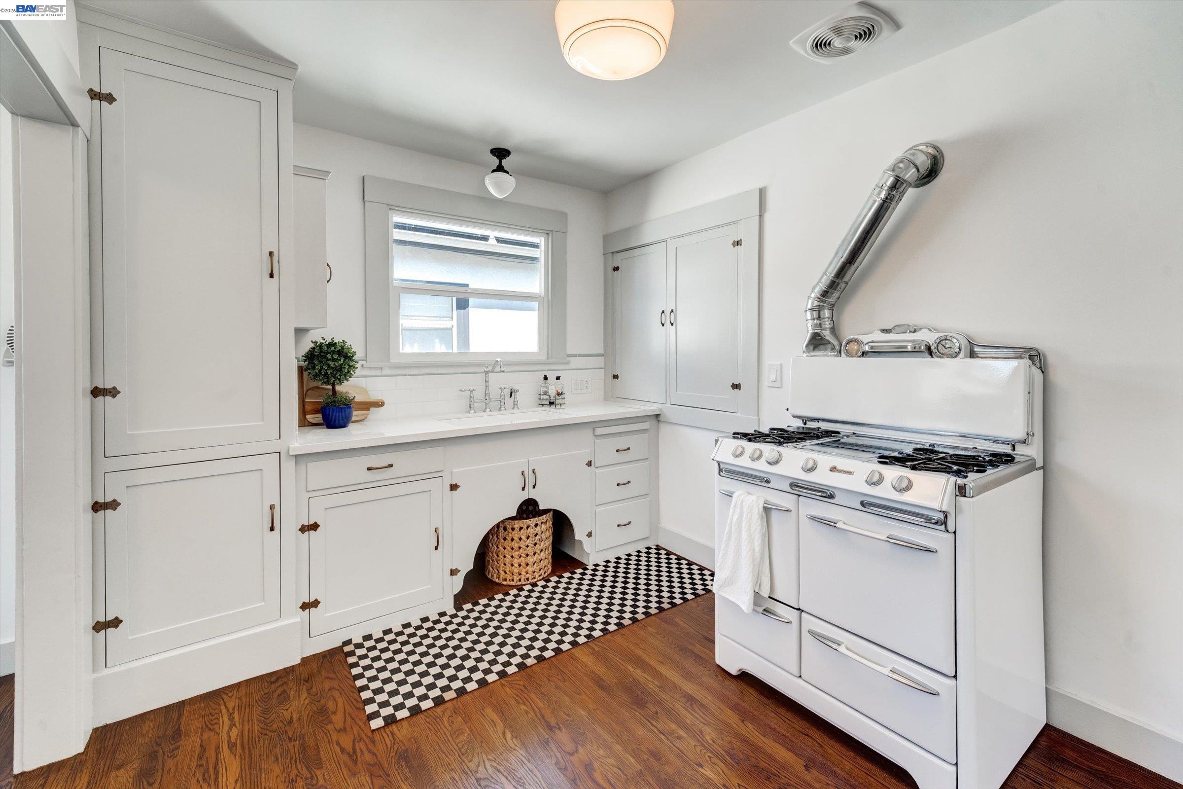 4241 Suter St, Oakland, CA, 94619