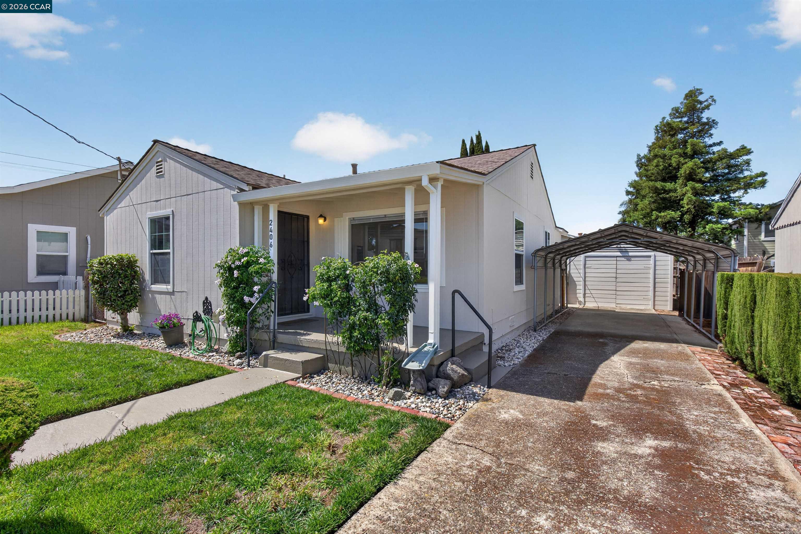 Detail Gallery Image 2 of 20 For 2406 D St, Antioch,  CA 94509 - 2 Beds | 1 Baths