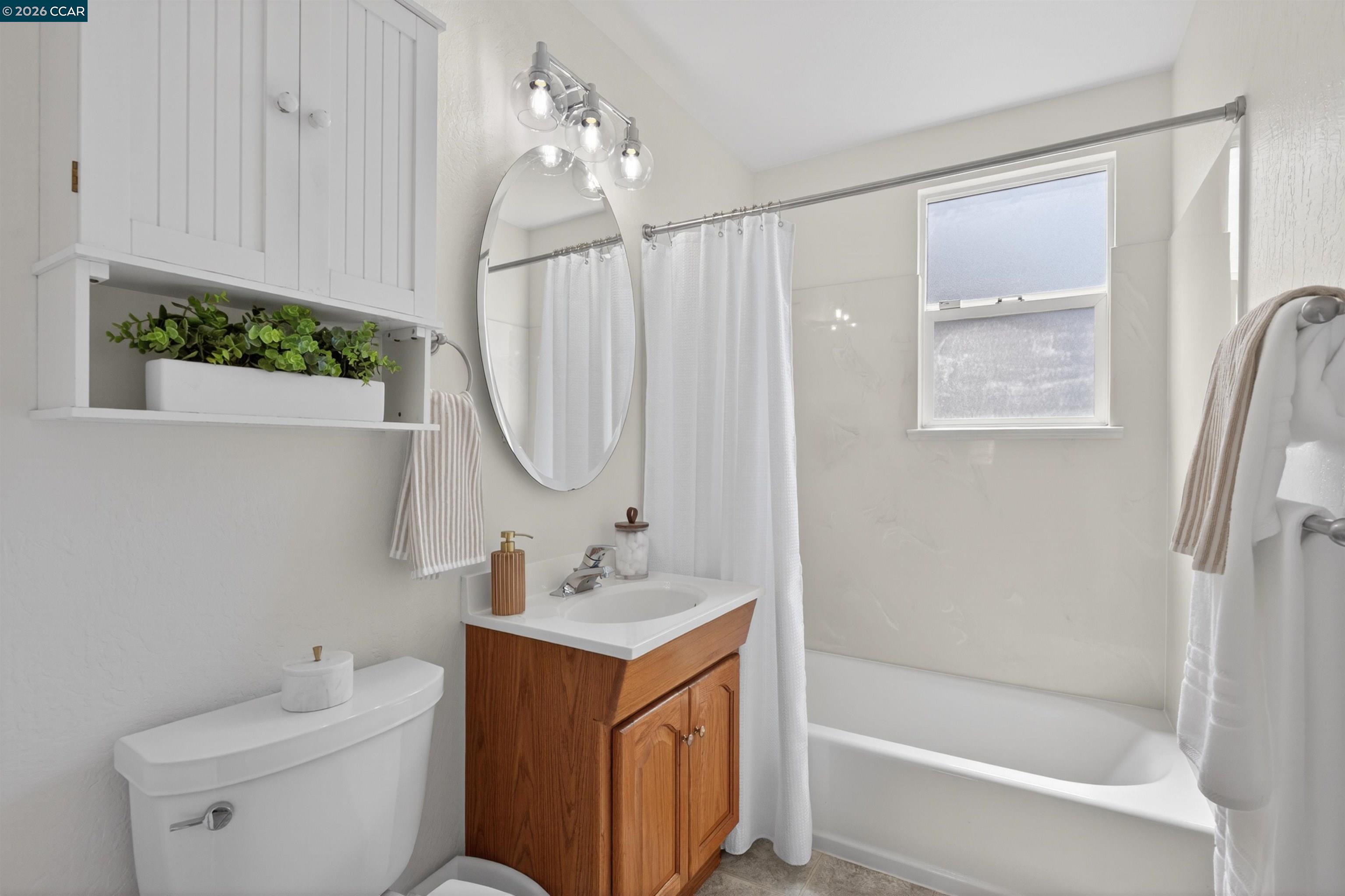 Detail Gallery Image 11 of 20 For 2406 D St, Antioch,  CA 94509 - 2 Beds | 1 Baths