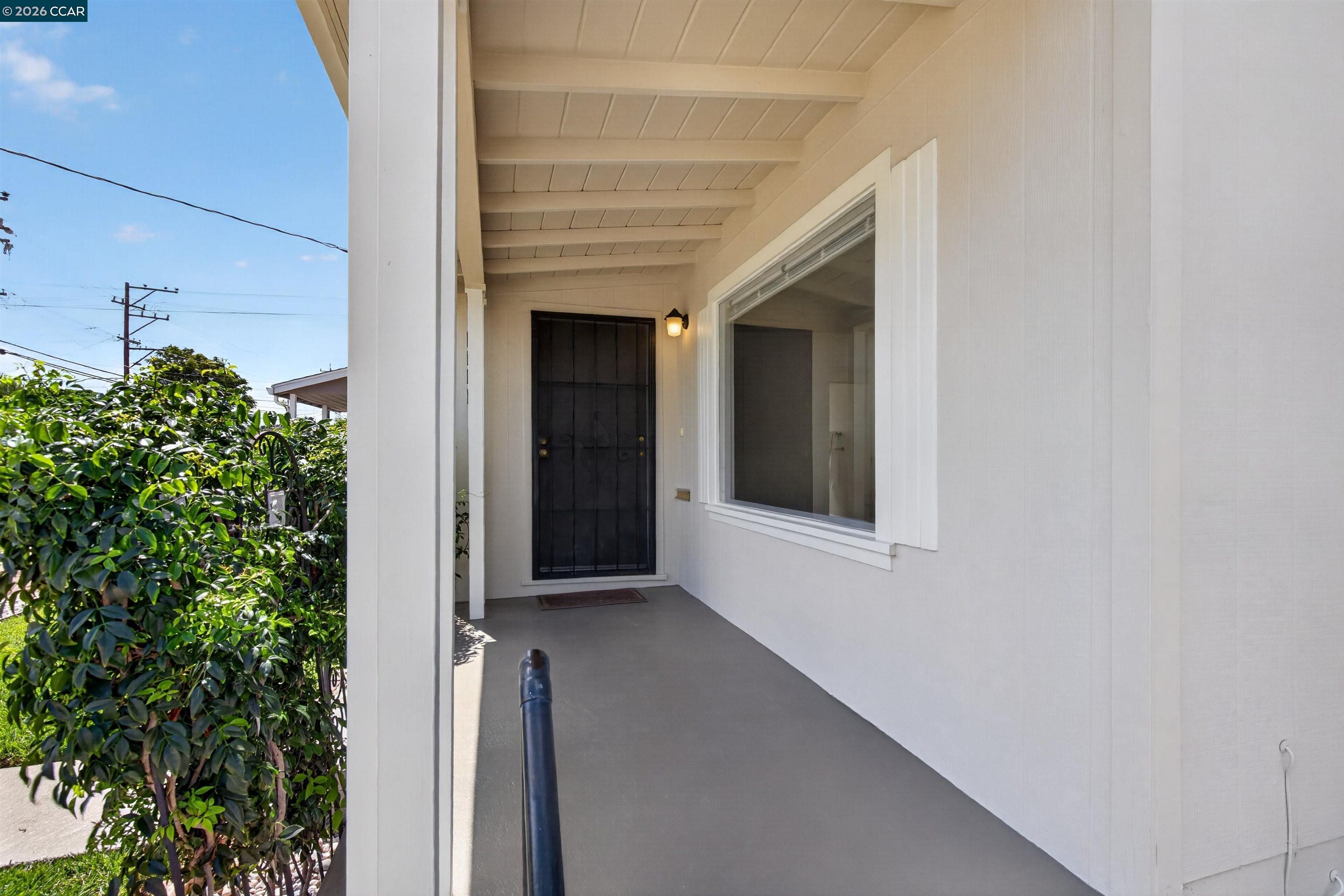 Detail Gallery Image 4 of 20 For 2406 D St, Antioch,  CA 94509 - 2 Beds | 1 Baths
