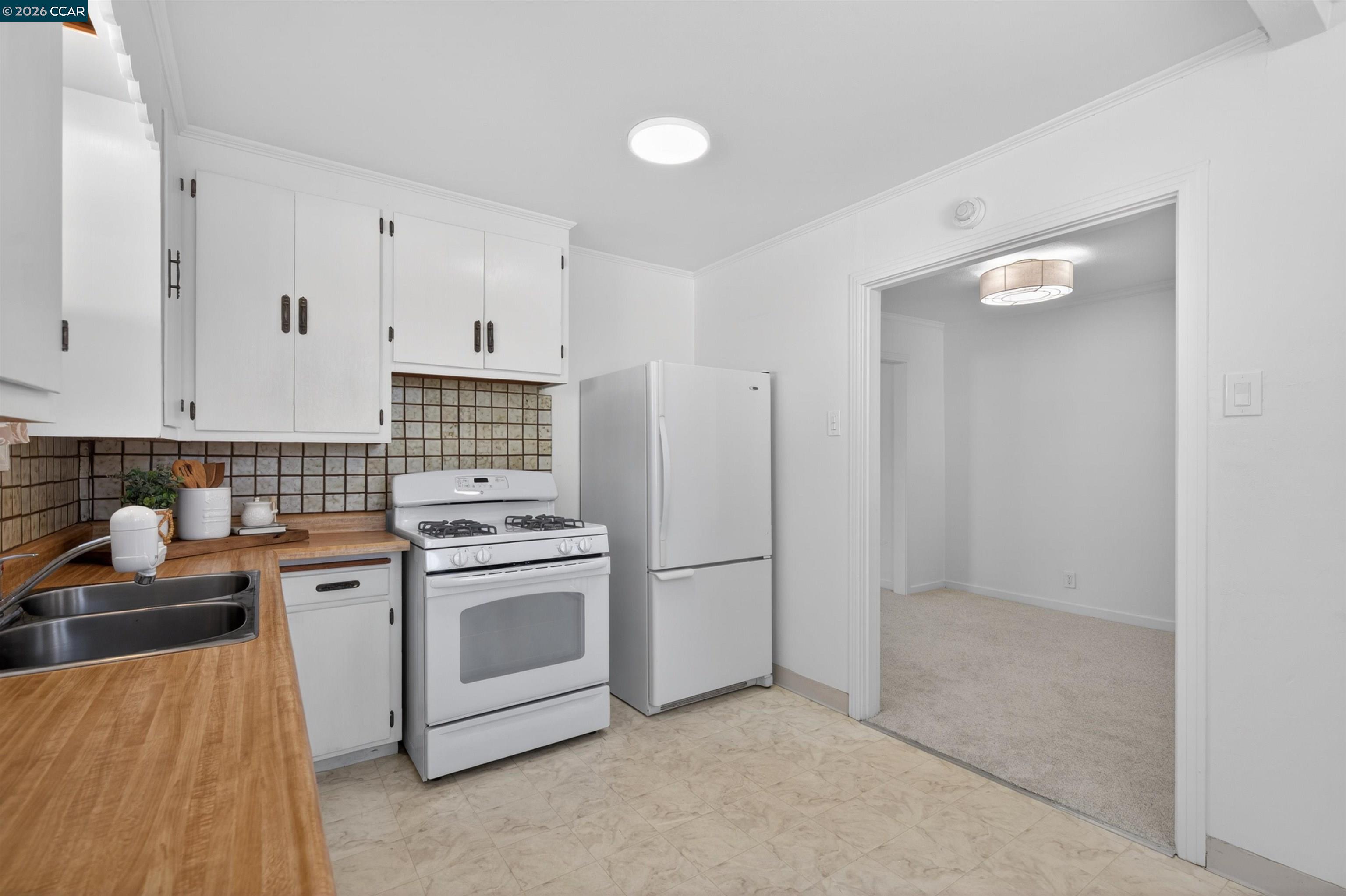 Detail Gallery Image 9 of 20 For 2406 D St, Antioch,  CA 94509 - 2 Beds | 1 Baths