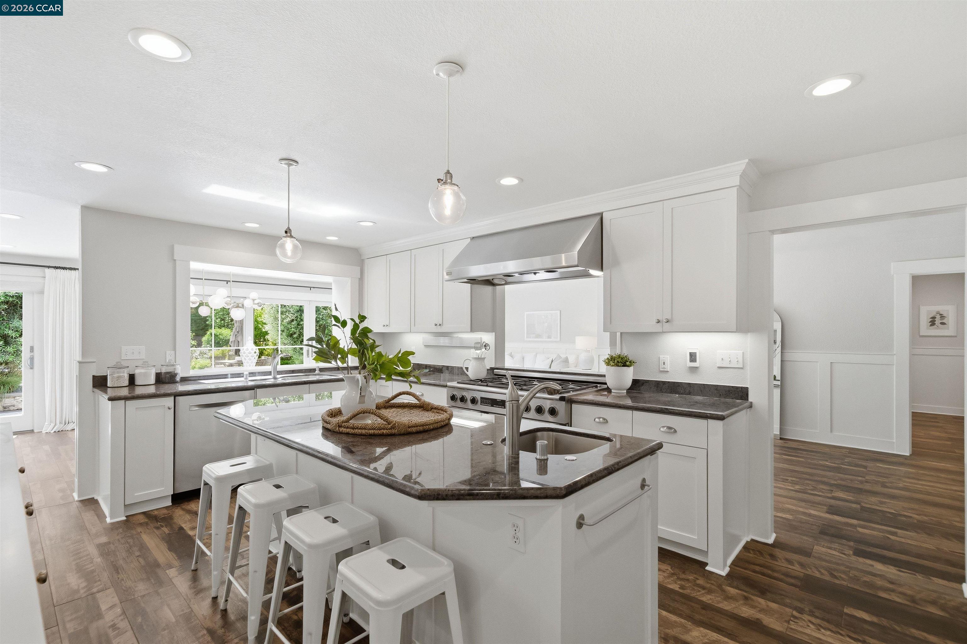 246 Overhill Rd, Orinda, CA, 94563
