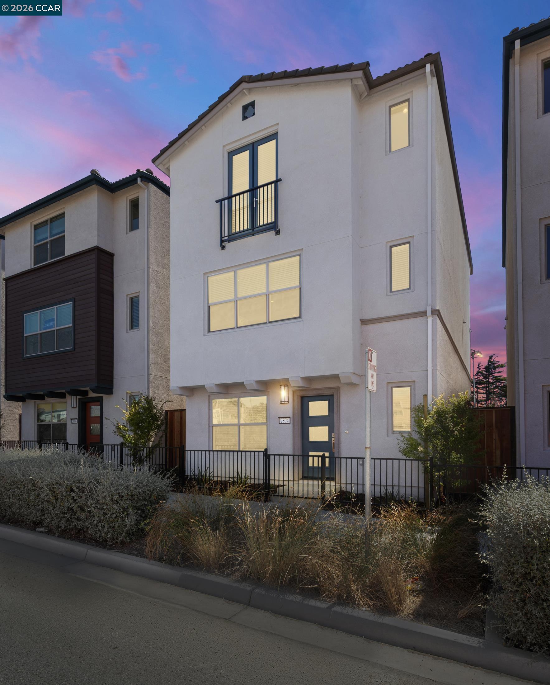 Front Image Thumbnail for CC41131040