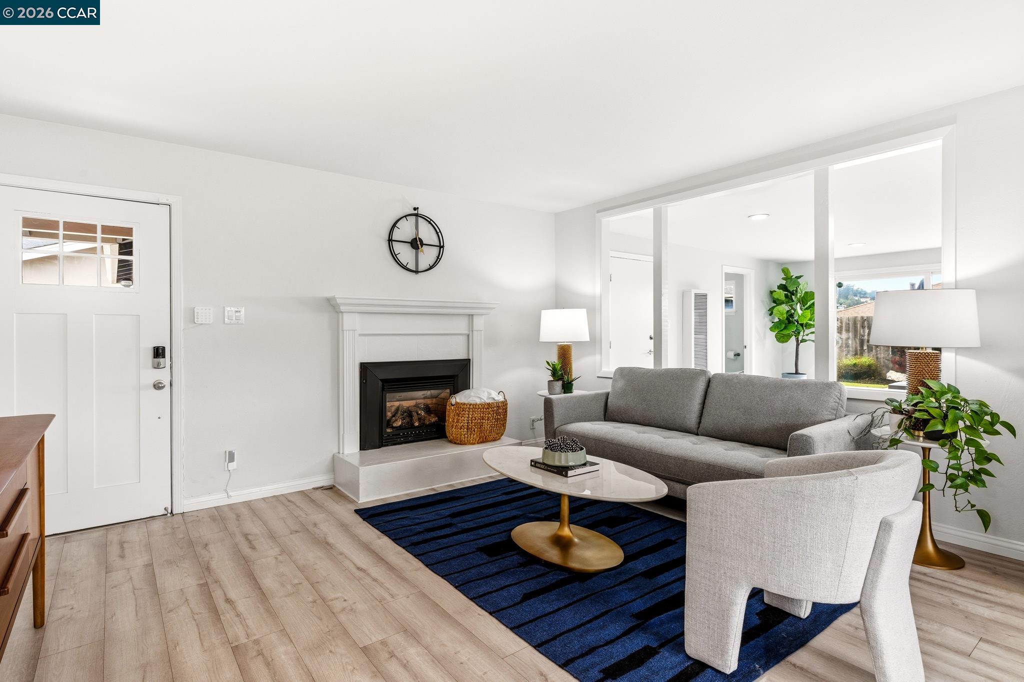 Detail Gallery Image 2 of 59 For 1172 Peralta Rd, Pacifica,  CA 94044 - 3 Beds | 2 Baths