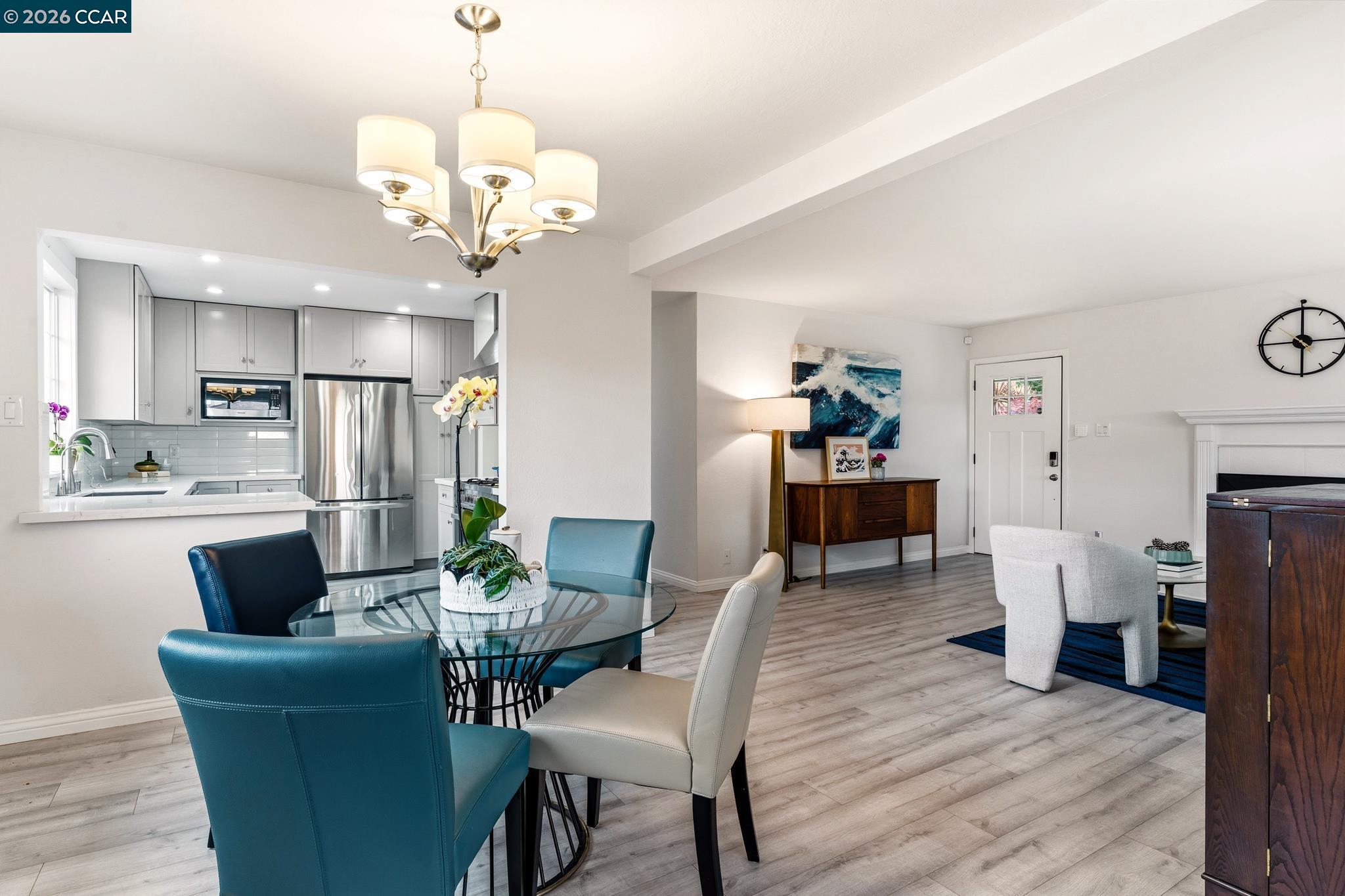 Detail Gallery Image 14 of 59 For 1172 Peralta Rd, Pacifica,  CA 94044 - 3 Beds | 2 Baths