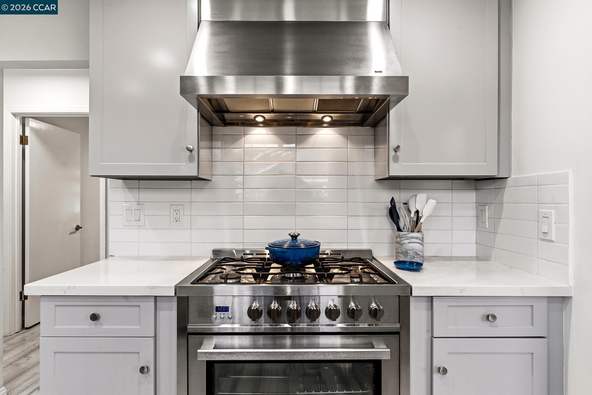 Detail Gallery Image 16 of 59 For 1172 Peralta Rd, Pacifica,  CA 94044 - 3 Beds | 2 Baths