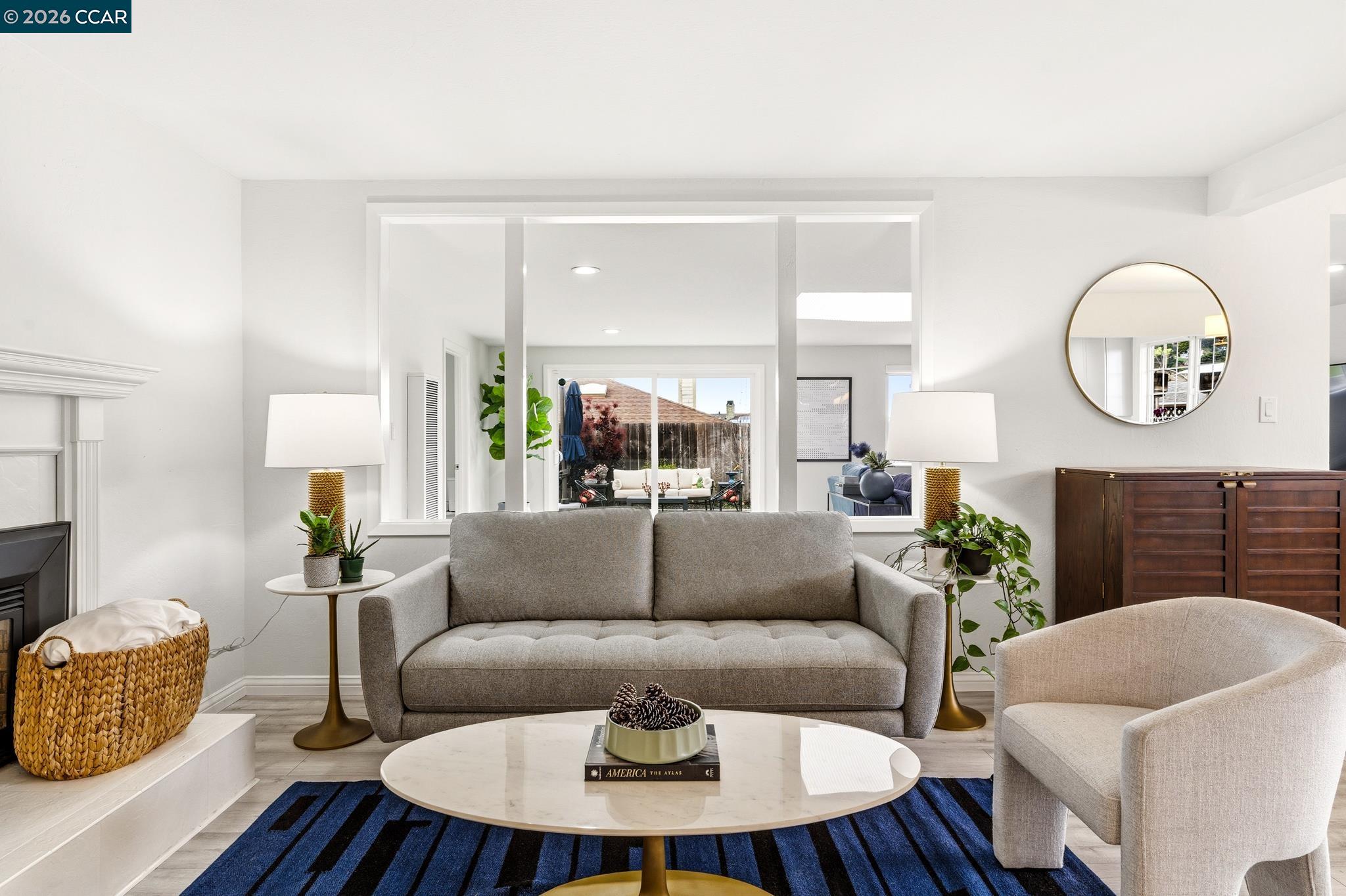 Detail Gallery Image 5 of 59 For 1172 Peralta Rd, Pacifica,  CA 94044 - 3 Beds | 2 Baths