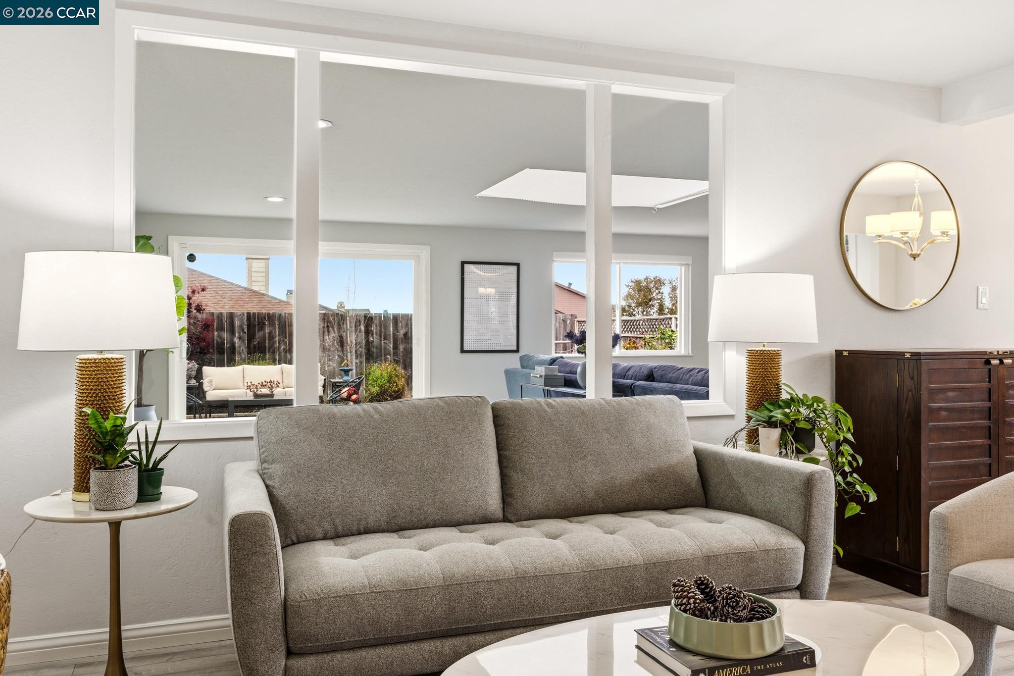 Detail Gallery Image 6 of 59 For 1172 Peralta Rd, Pacifica,  CA 94044 - 3 Beds | 2 Baths