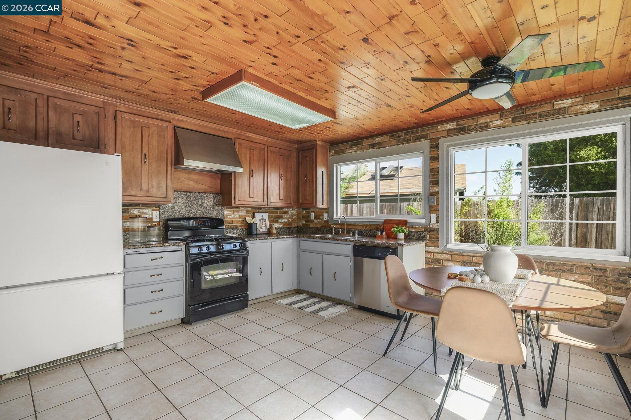 Detail Gallery Image 11 of 24 For 476 Pamela Dr, Bay Point,  CA 94565 - 3 Beds | 2 Baths