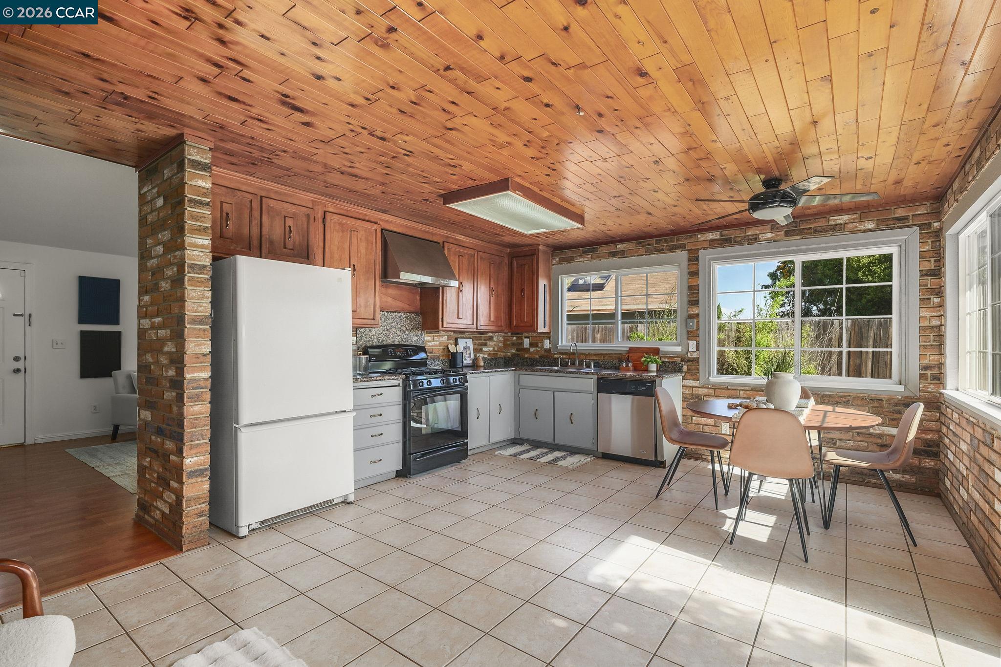 Detail Gallery Image 13 of 24 For 476 Pamela Dr, Bay Point,  CA 94565 - 3 Beds | 2 Baths