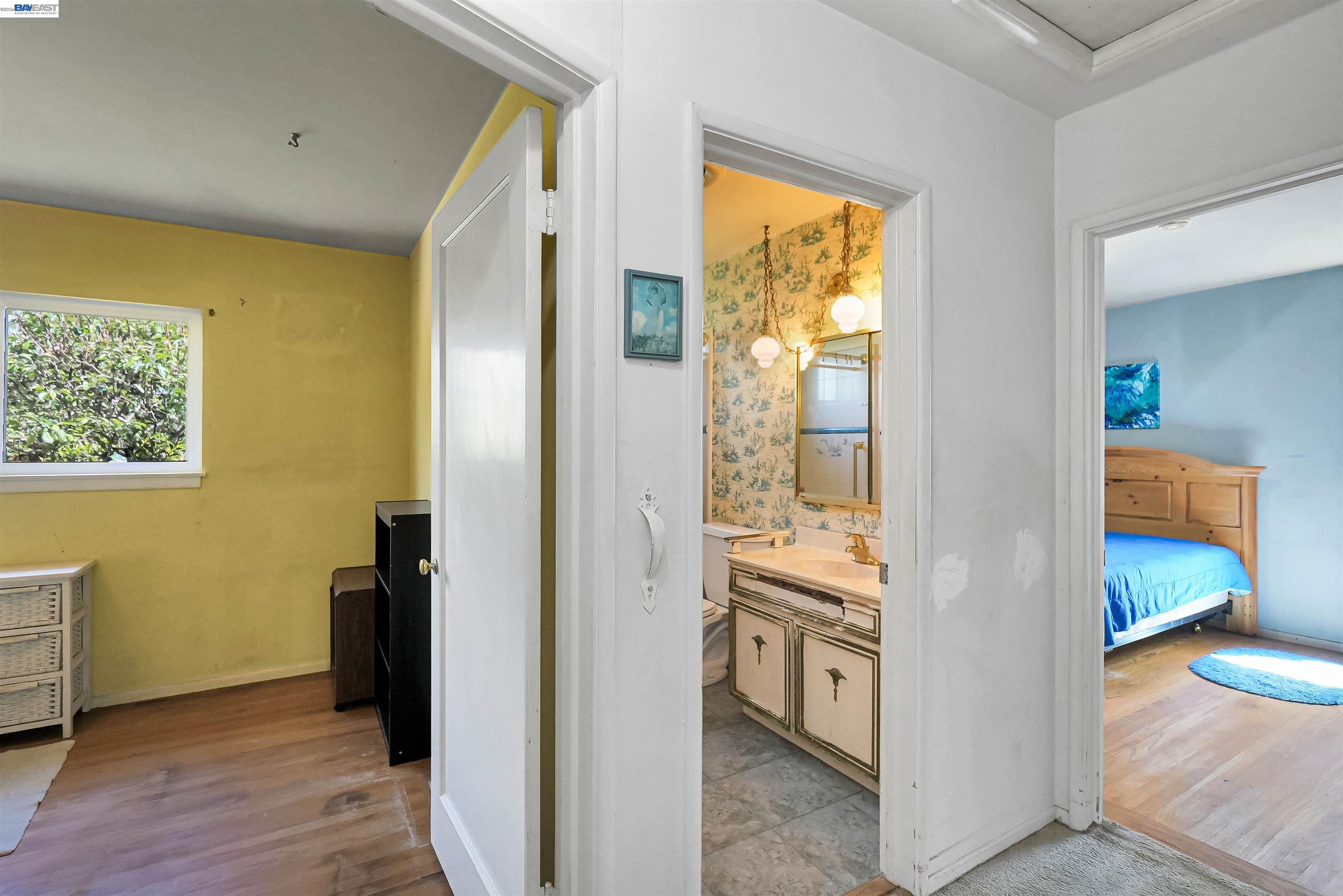 Detail Gallery Image 12 of 60 For 26462 Stanwood Ave, Hayward,  CA 94544 - 4 Beds | 2 Baths