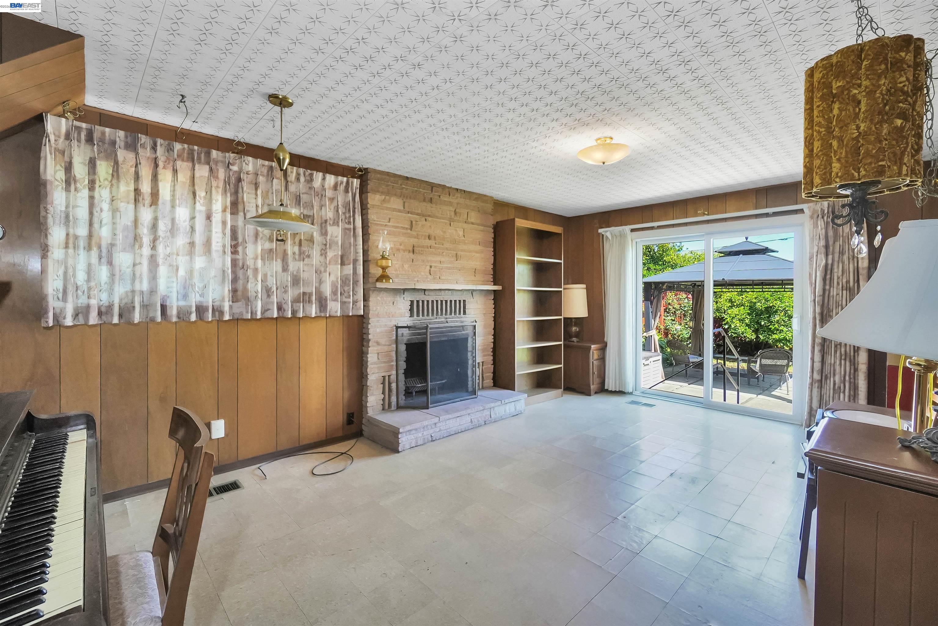 Detail Gallery Image 17 of 60 For 26462 Stanwood Ave, Hayward,  CA 94544 - 4 Beds | 2 Baths