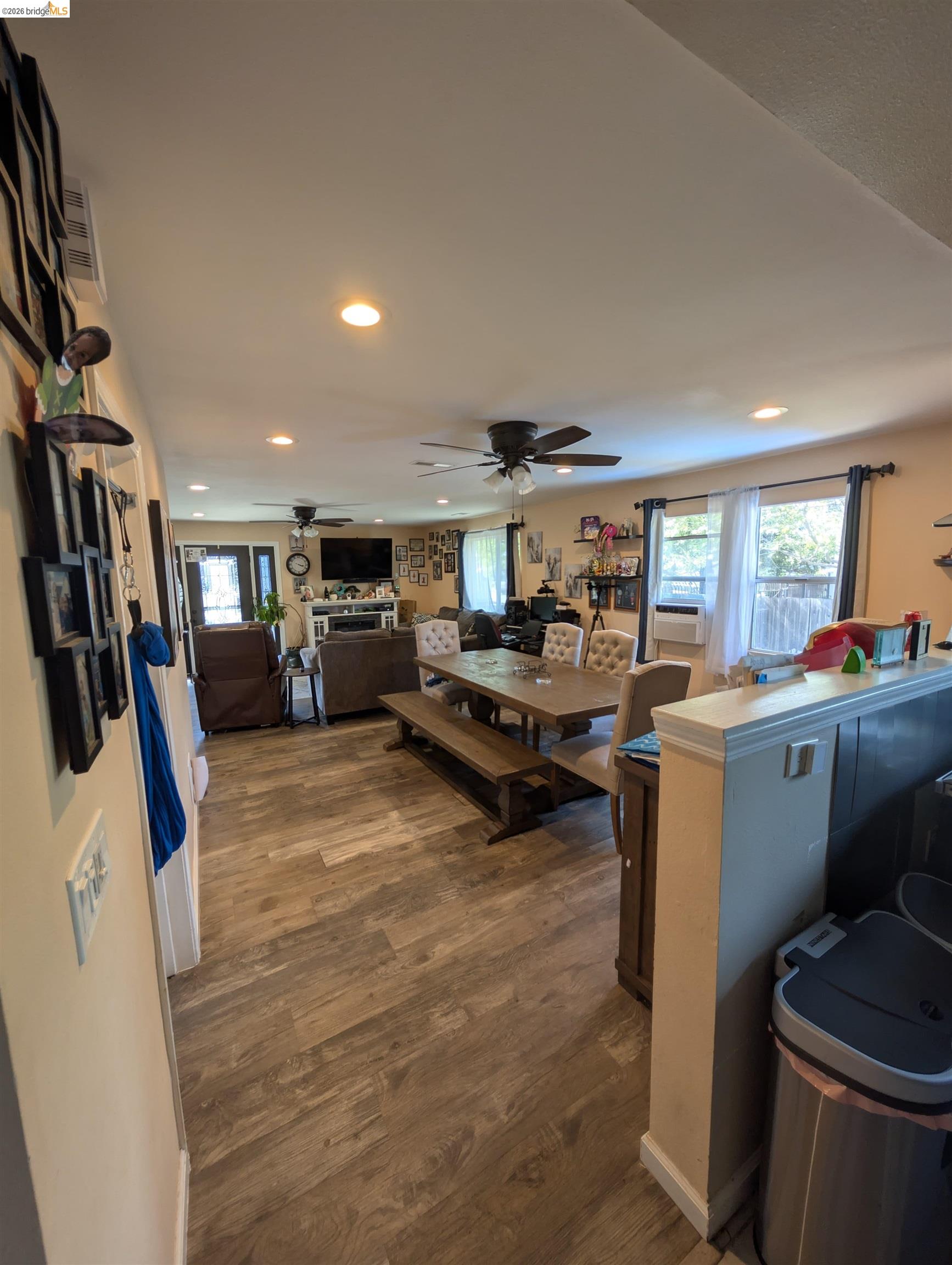 Detail Gallery Image 6 of 12 For 27422 Manon, Hayward,  CA 94544 - 3 Beds | 2 Baths