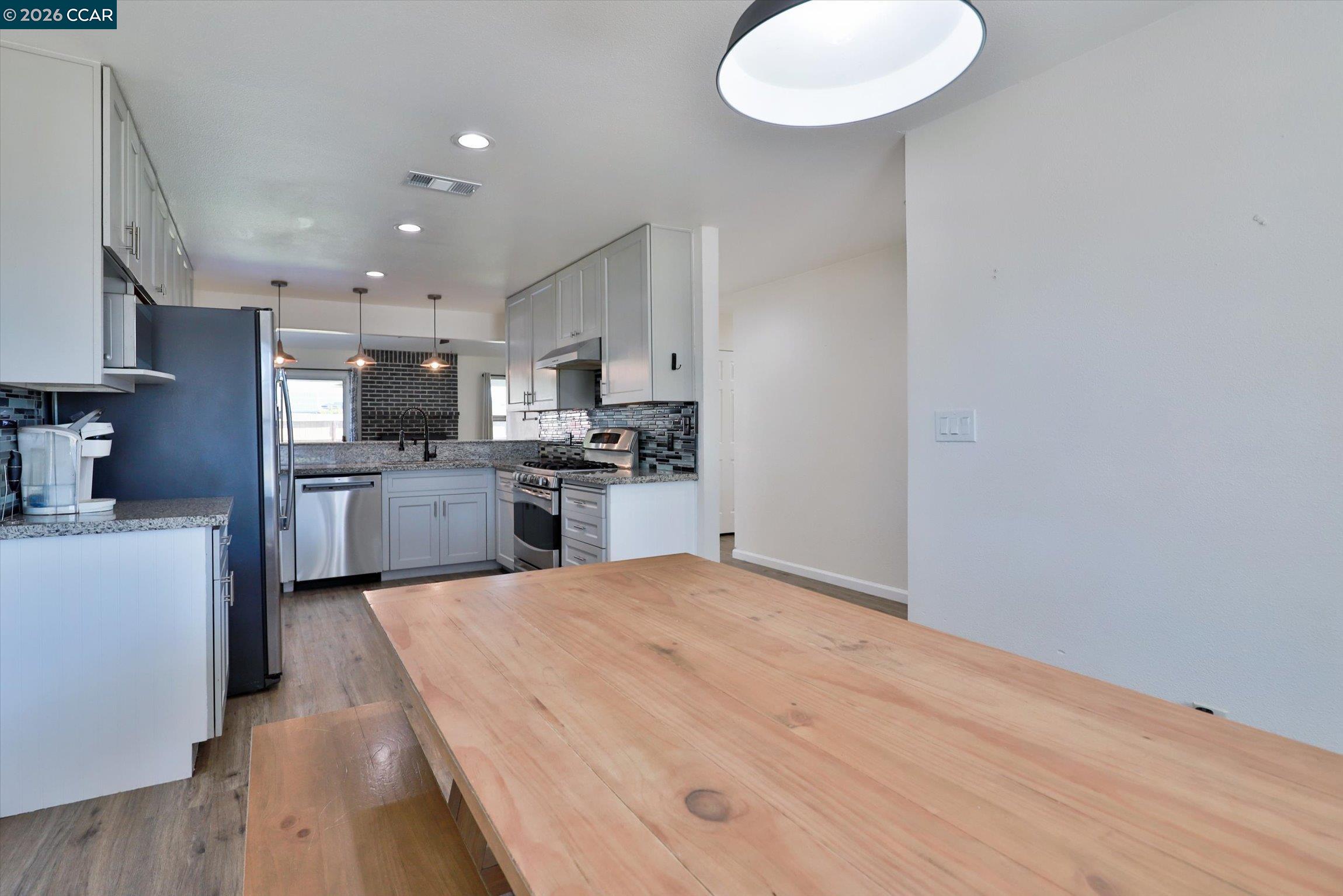 Detail Gallery Image 11 of 41 For 18902 Arrowhead Dr, Lockeford,  CA 95237 - 3 Beds | 2 Baths