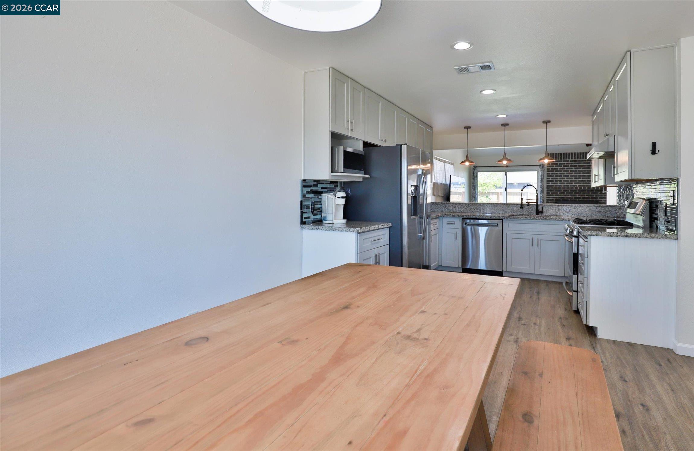 Detail Gallery Image 12 of 41 For 18902 Arrowhead Dr, Lockeford,  CA 95237 - 3 Beds | 2 Baths