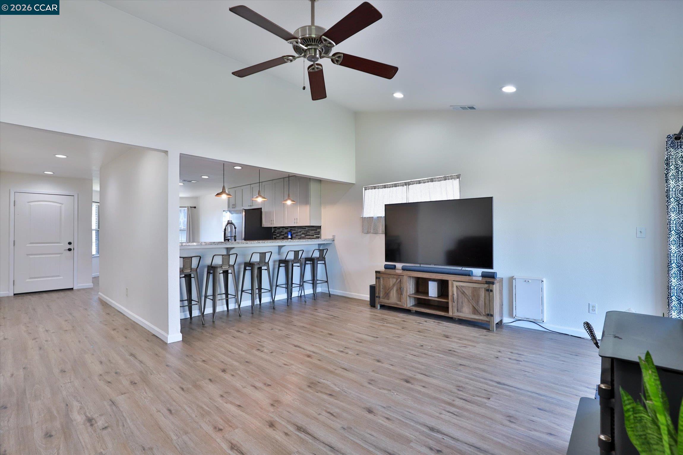 Detail Gallery Image 15 of 41 For 18902 Arrowhead Dr, Lockeford,  CA 95237 - 3 Beds | 2 Baths