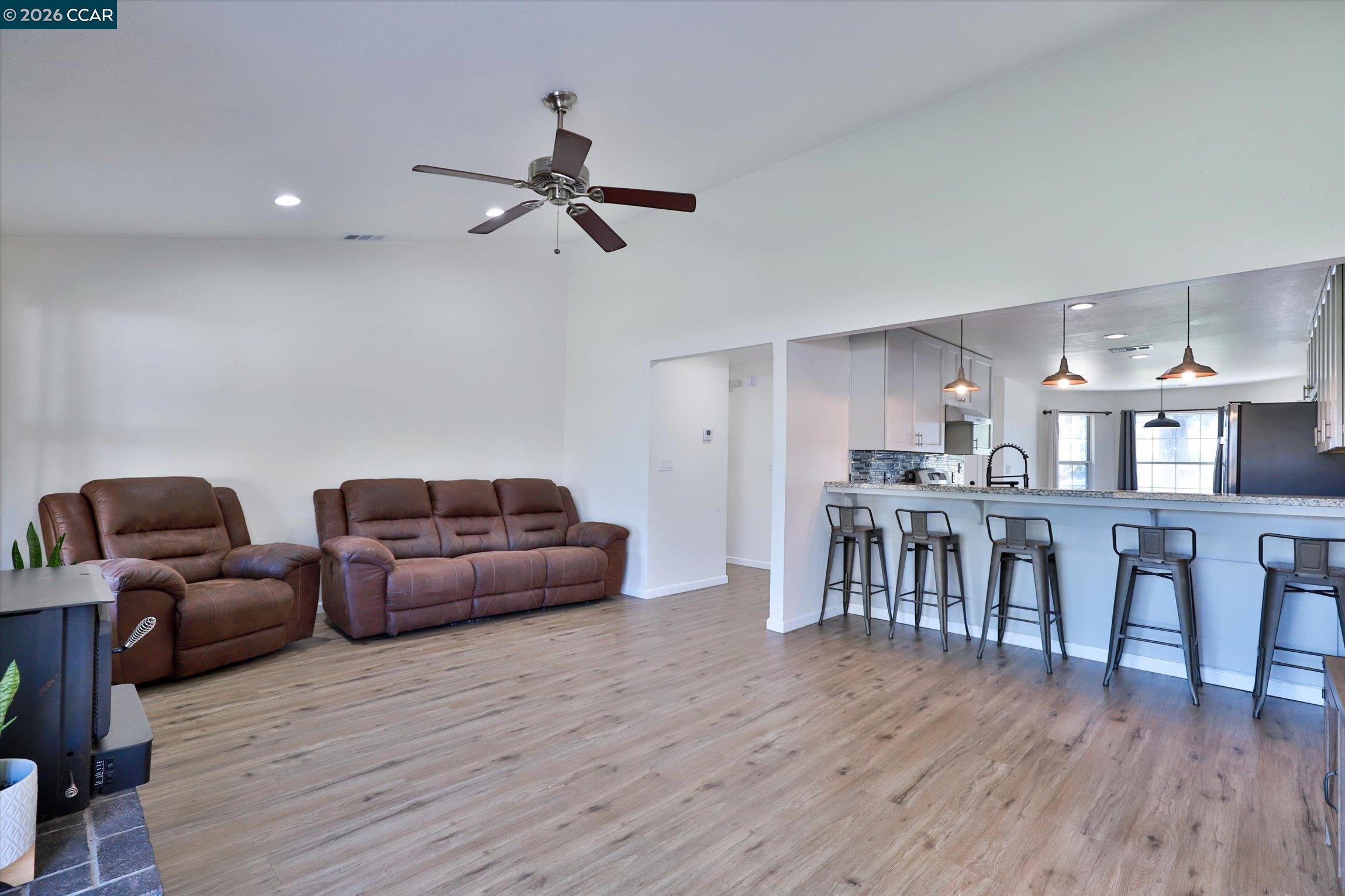 Detail Gallery Image 16 of 41 For 18902 Arrowhead Dr, Lockeford,  CA 95237 - 3 Beds | 2 Baths