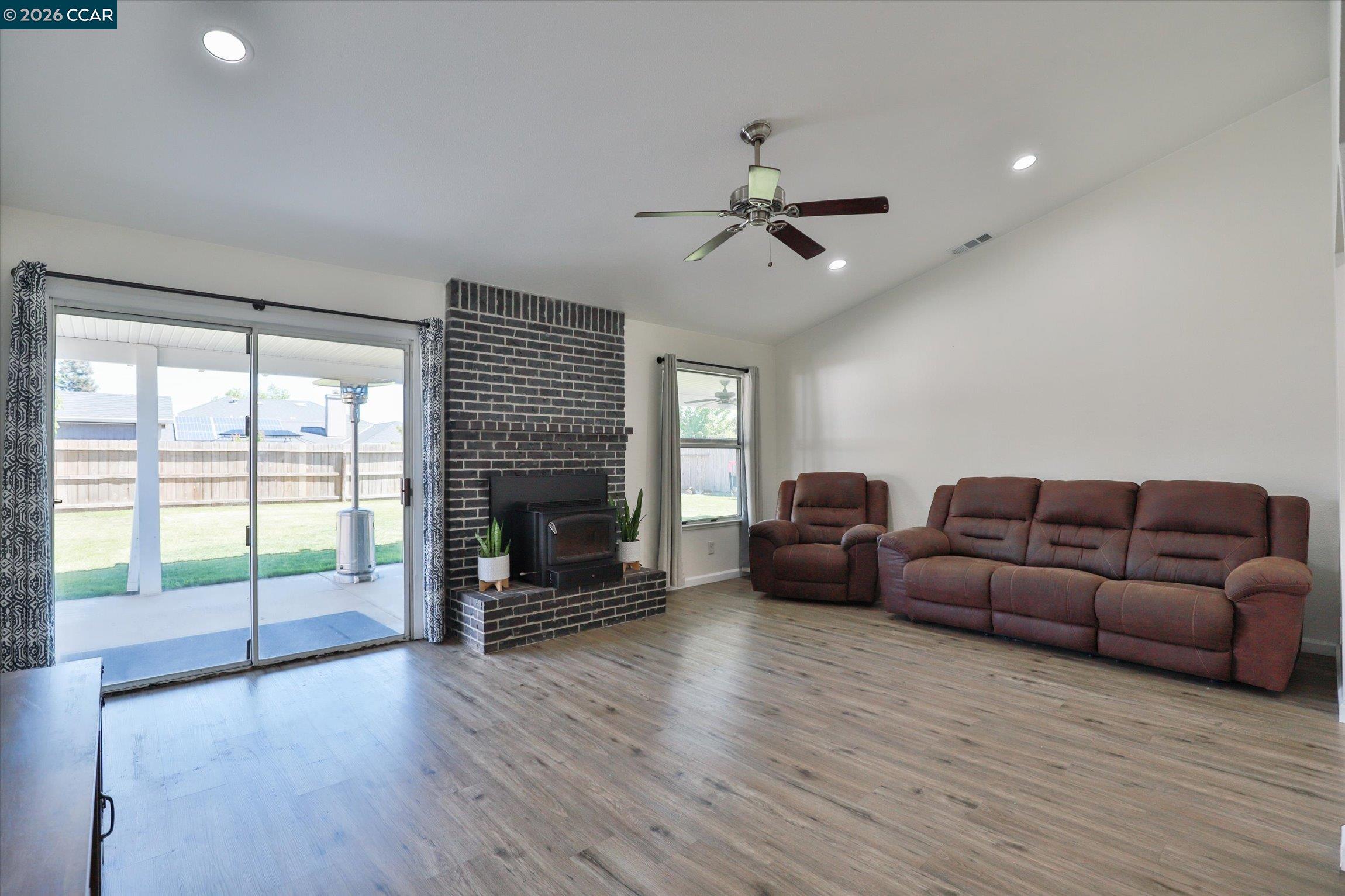 Detail Gallery Image 17 of 41 For 18902 Arrowhead Dr, Lockeford,  CA 95237 - 3 Beds | 2 Baths