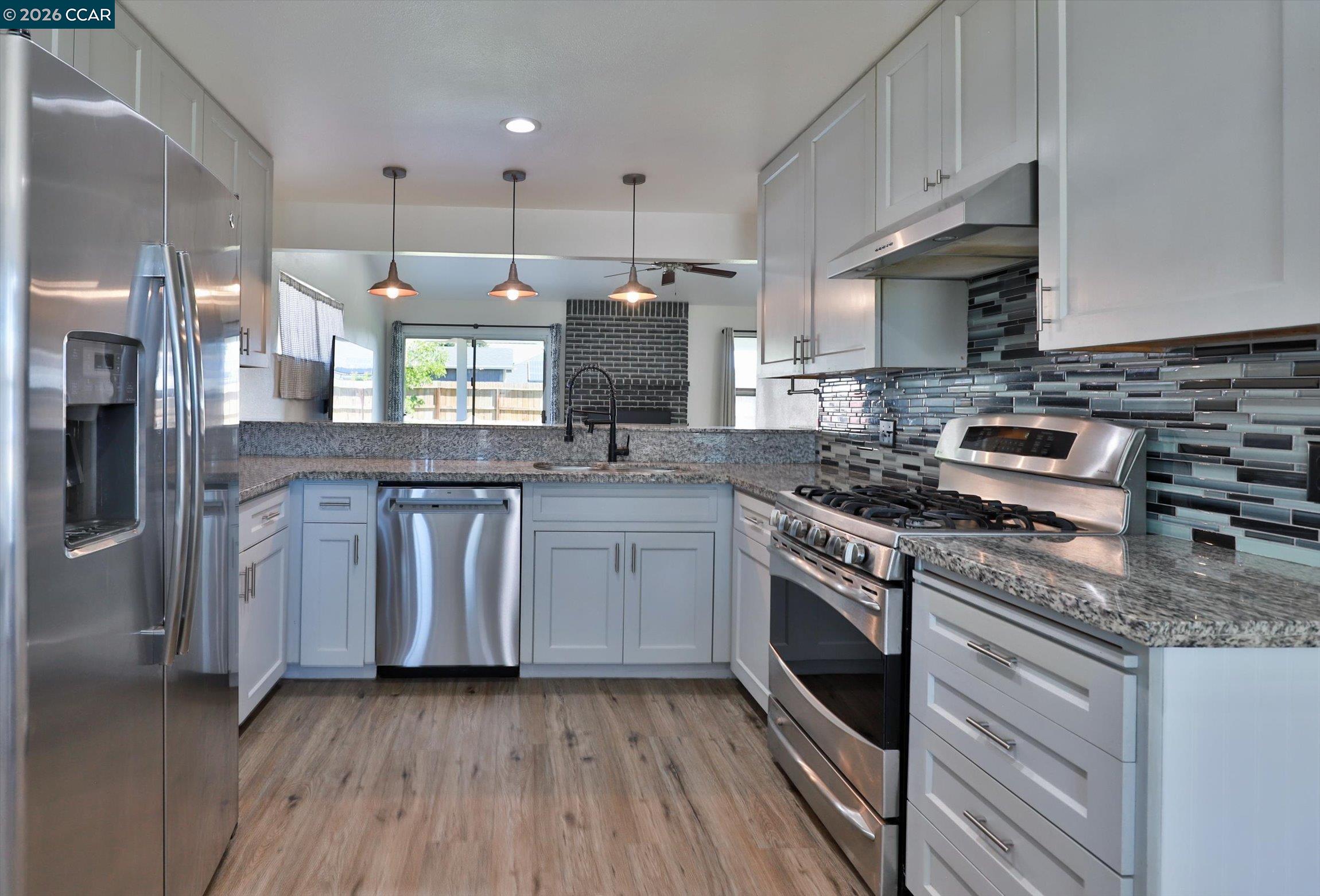 Detail Gallery Image 7 of 41 For 18902 Arrowhead Dr, Lockeford,  CA 95237 - 3 Beds | 2 Baths