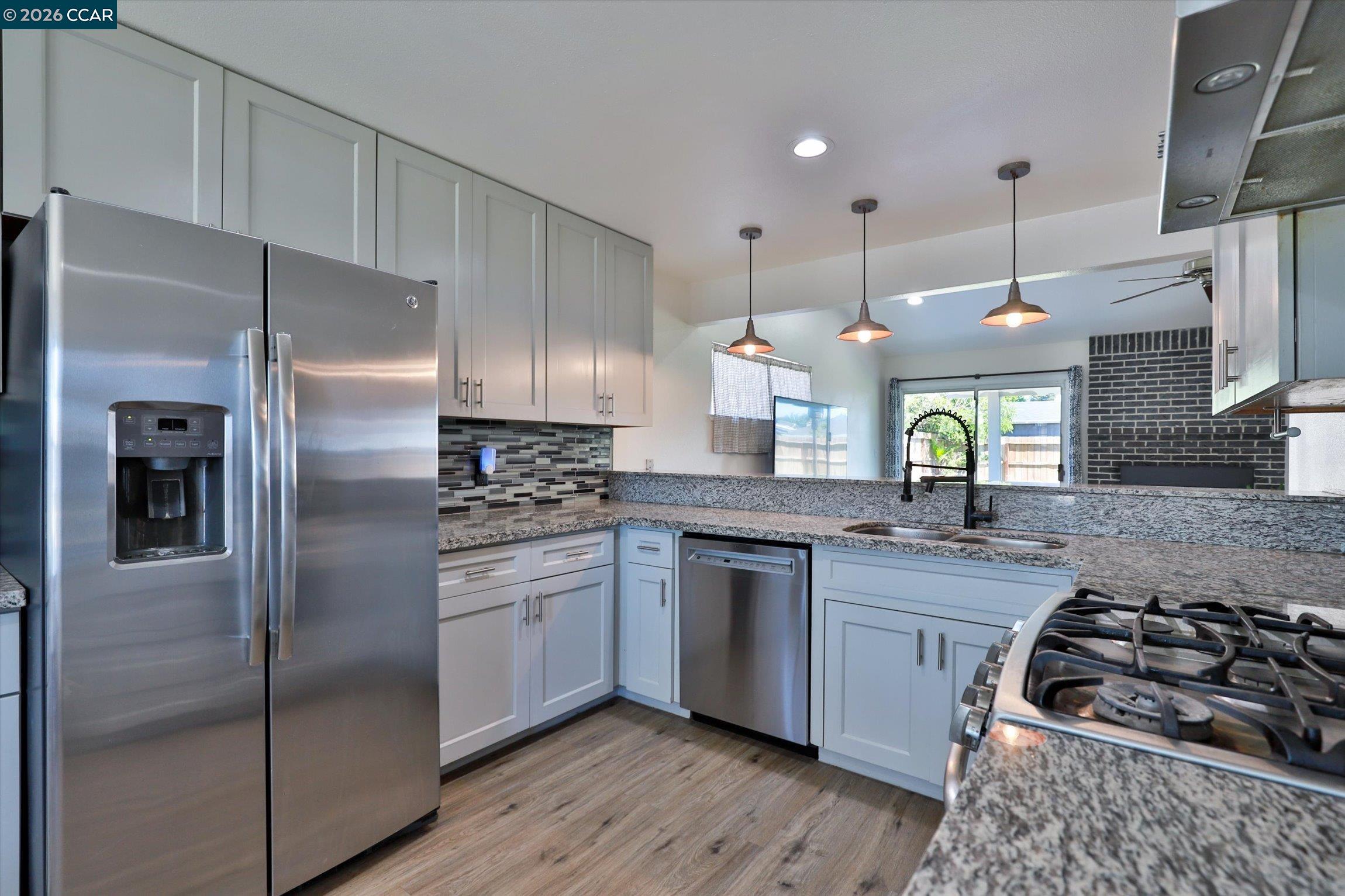 Detail Gallery Image 8 of 41 For 18902 Arrowhead Dr, Lockeford,  CA 95237 - 3 Beds | 2 Baths