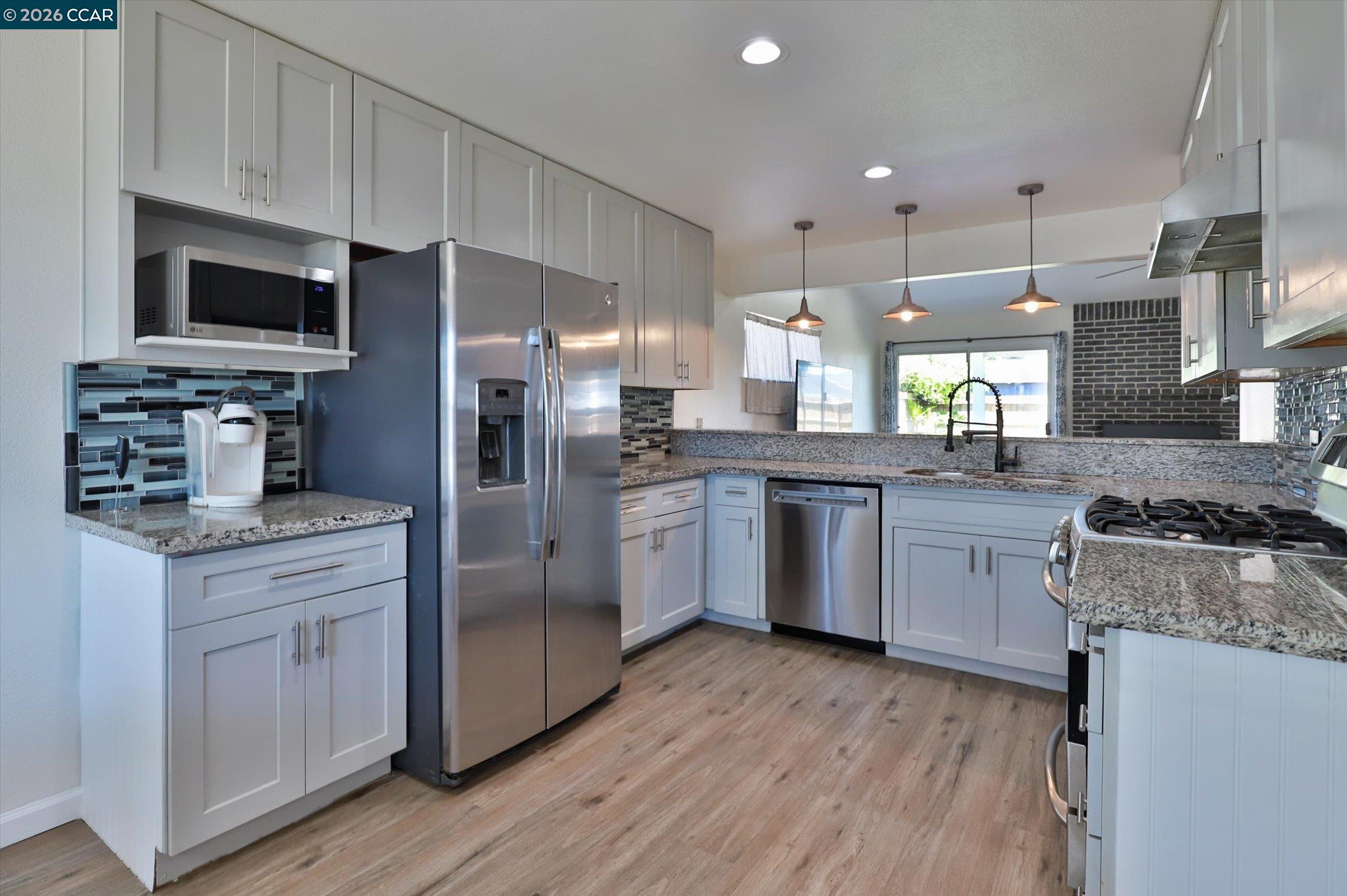 Detail Gallery Image 9 of 41 For 18902 Arrowhead Dr, Lockeford,  CA 95237 - 3 Beds | 2 Baths