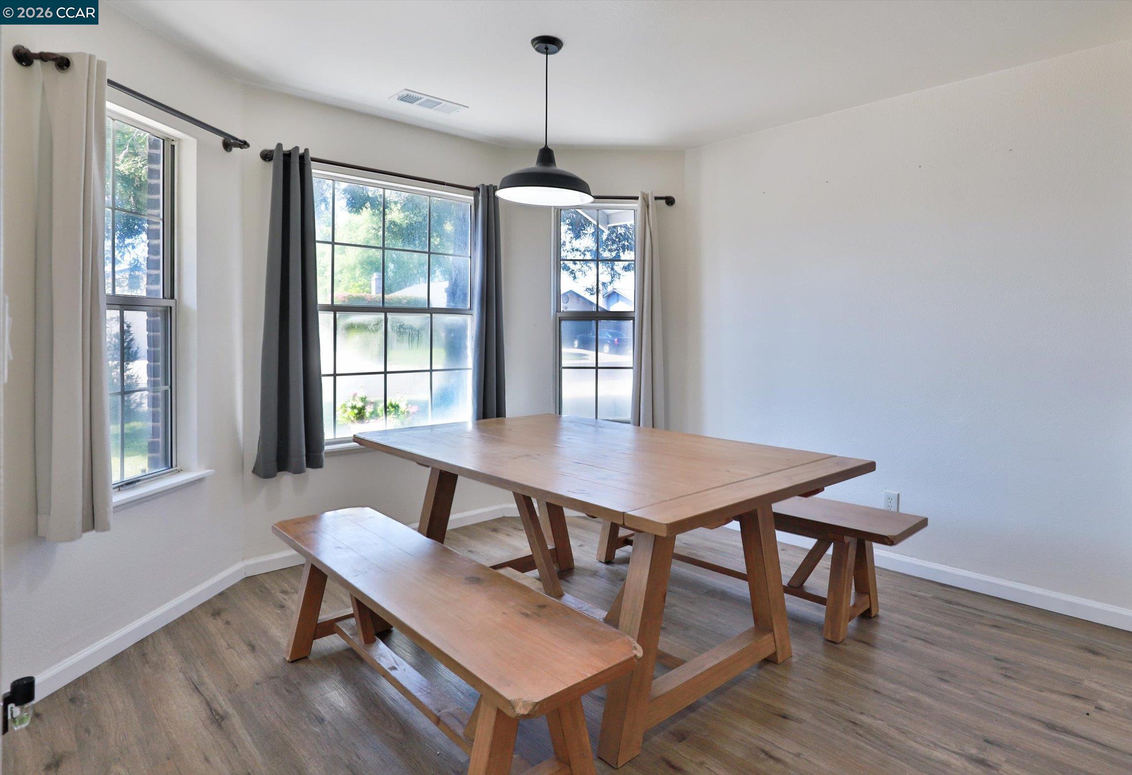 Detail Gallery Image 10 of 41 For 18902 Arrowhead Dr, Lockeford,  CA 95237 - 3 Beds | 2 Baths