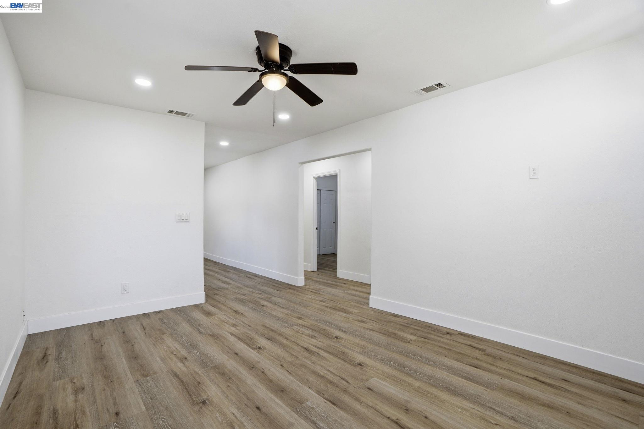 Detail Gallery Image 5 of 42 For 114 C St, Tracy,  CA 95376 - 3 Beds | 1/1 Baths