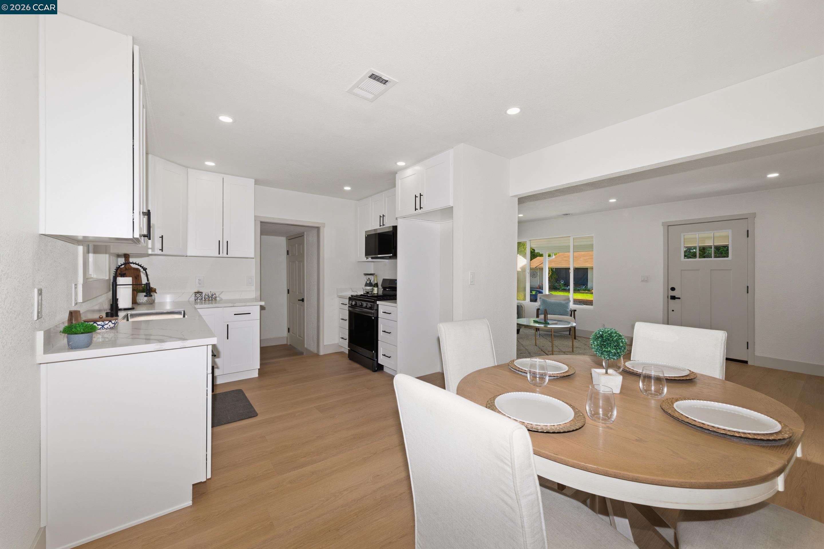 Detail Gallery Image 7 of 18 For 61 E 13th St, Antioch,  CA 94509 - 4 Beds | 1/1 Baths