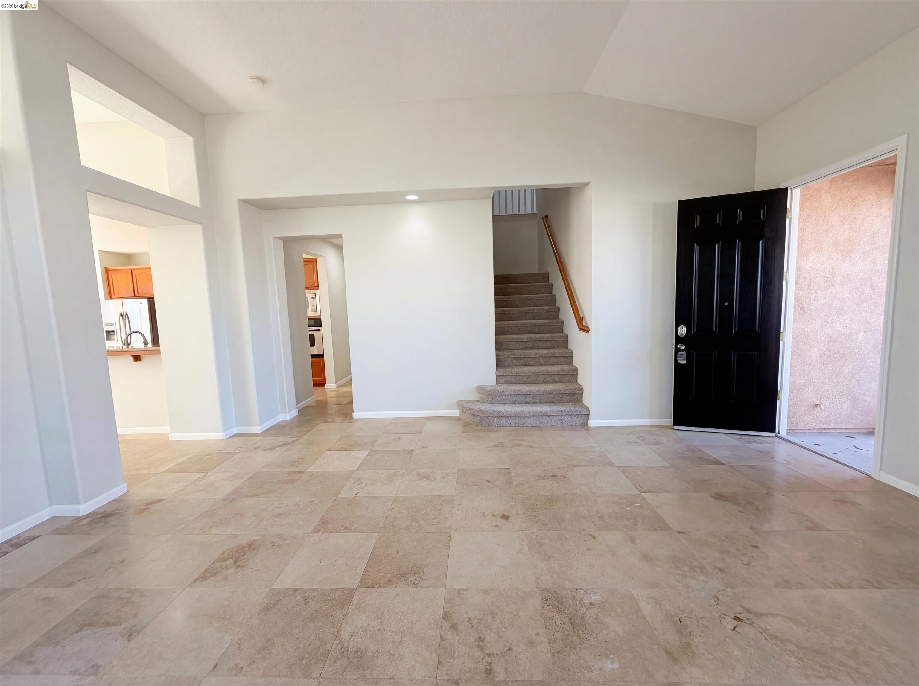 Detail Gallery Image 13 of 46 For 1257 Brooktrail Dr, Pittsburg,  CA 94565 - 5 Beds | 2/1 Baths