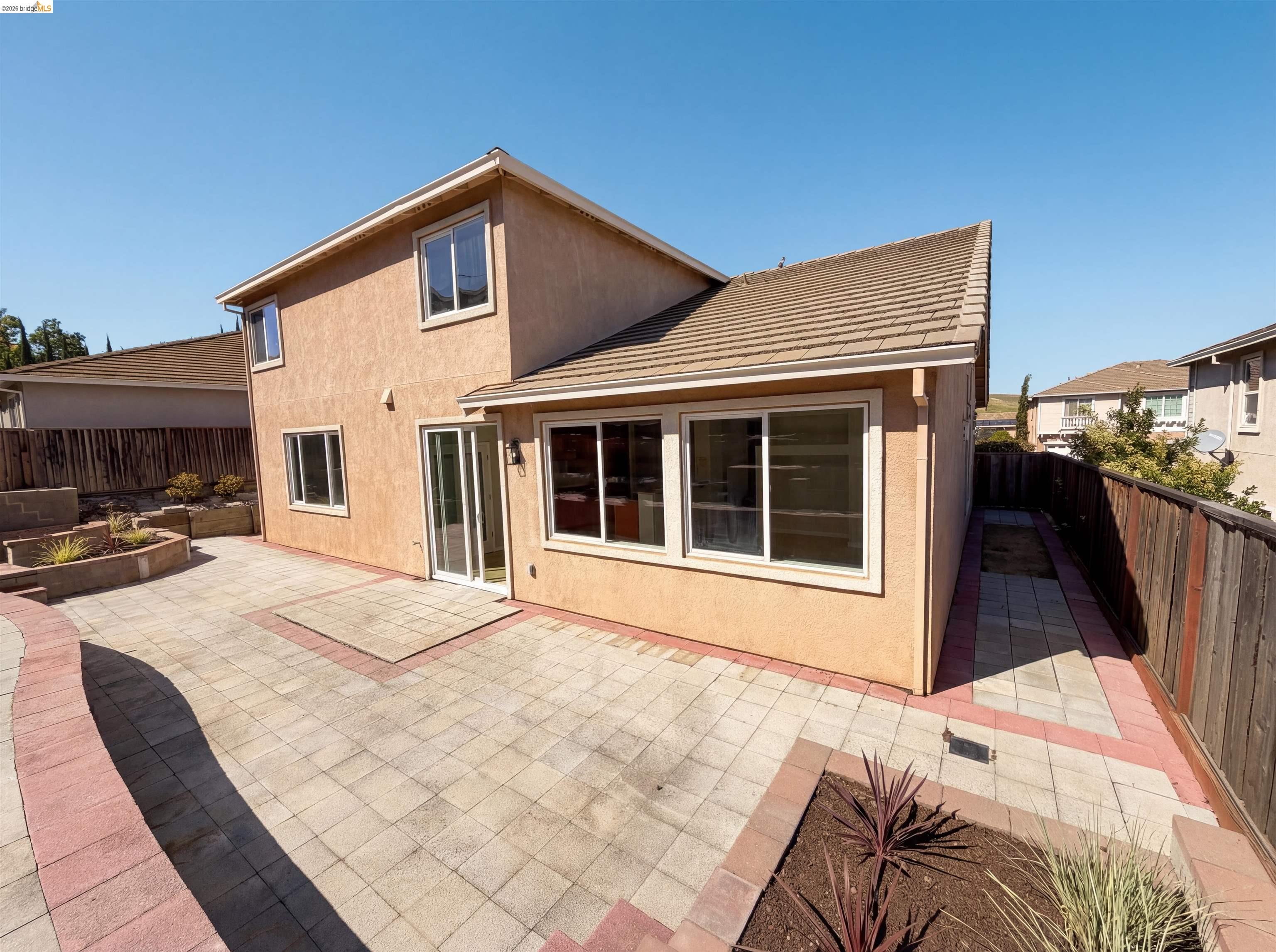 Detail Gallery Image 5 of 46 For 1257 Brooktrail Dr, Pittsburg,  CA 94565 - 5 Beds | 2/1 Baths