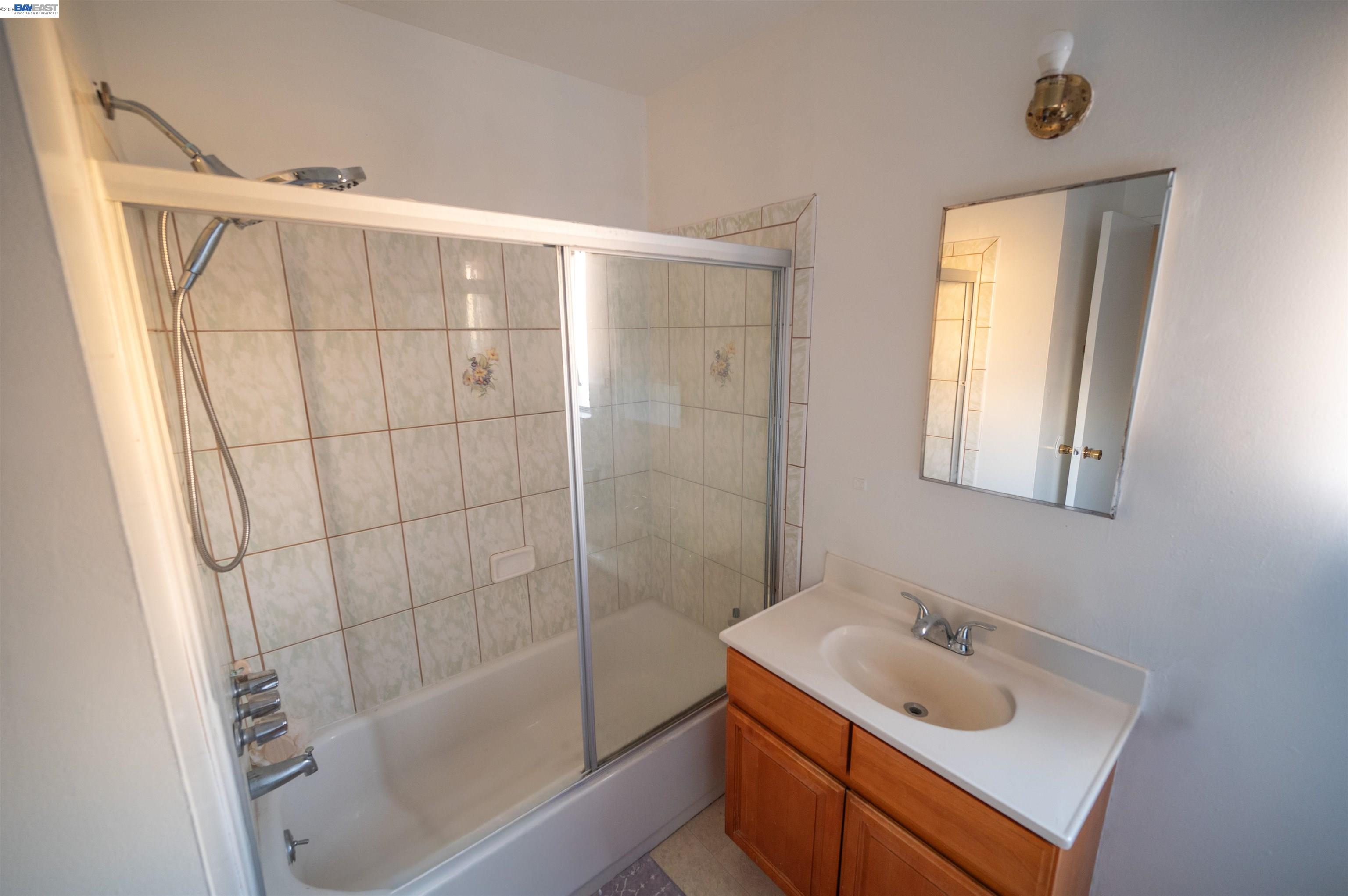 7401 -7411 Hillside St, Oakland CA 94605 — photo 32