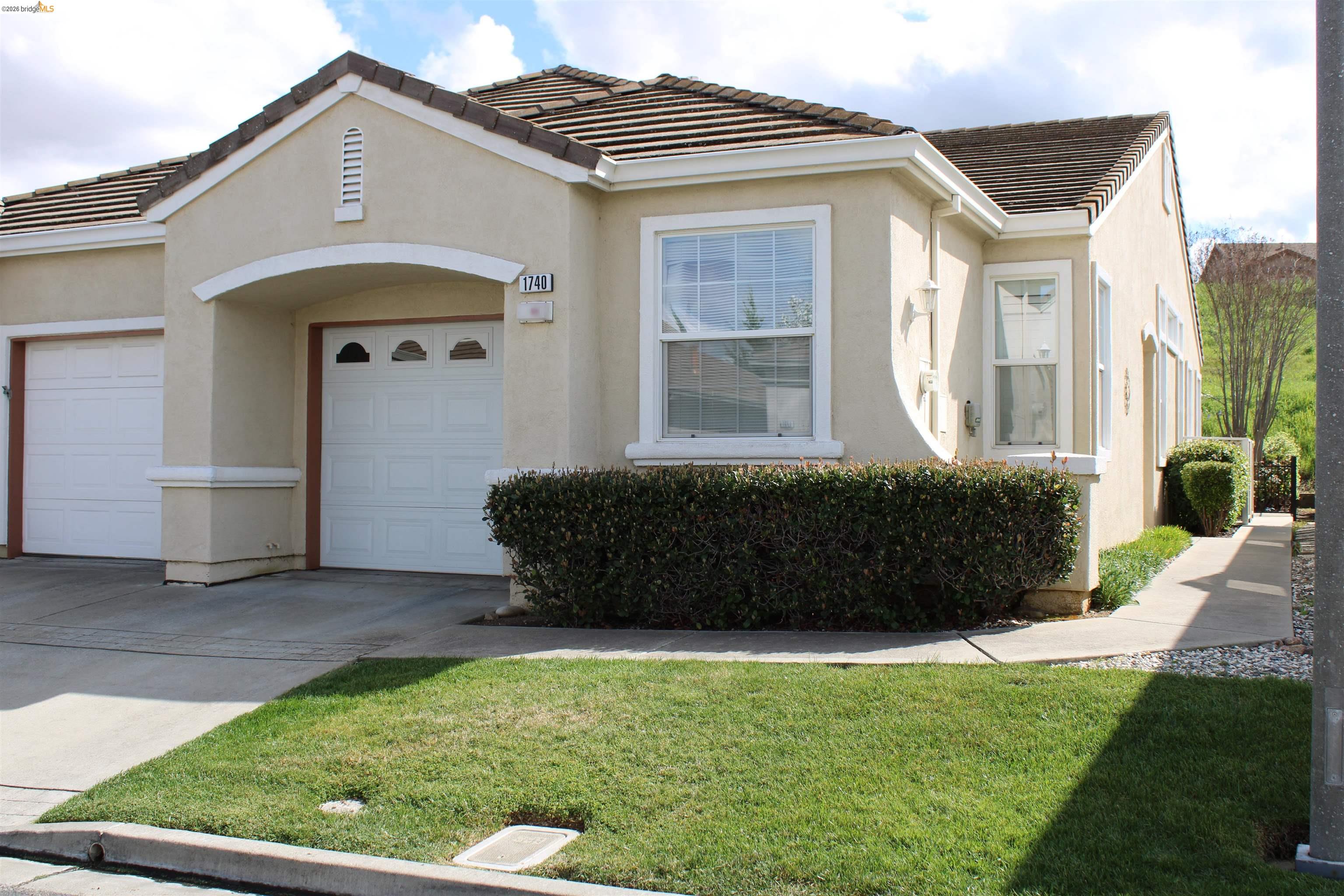 Front Image Thumbnail for EB41131072