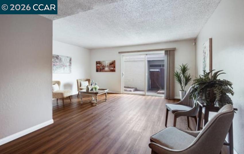 Photo #4: 41131077 Listing: Photo #4