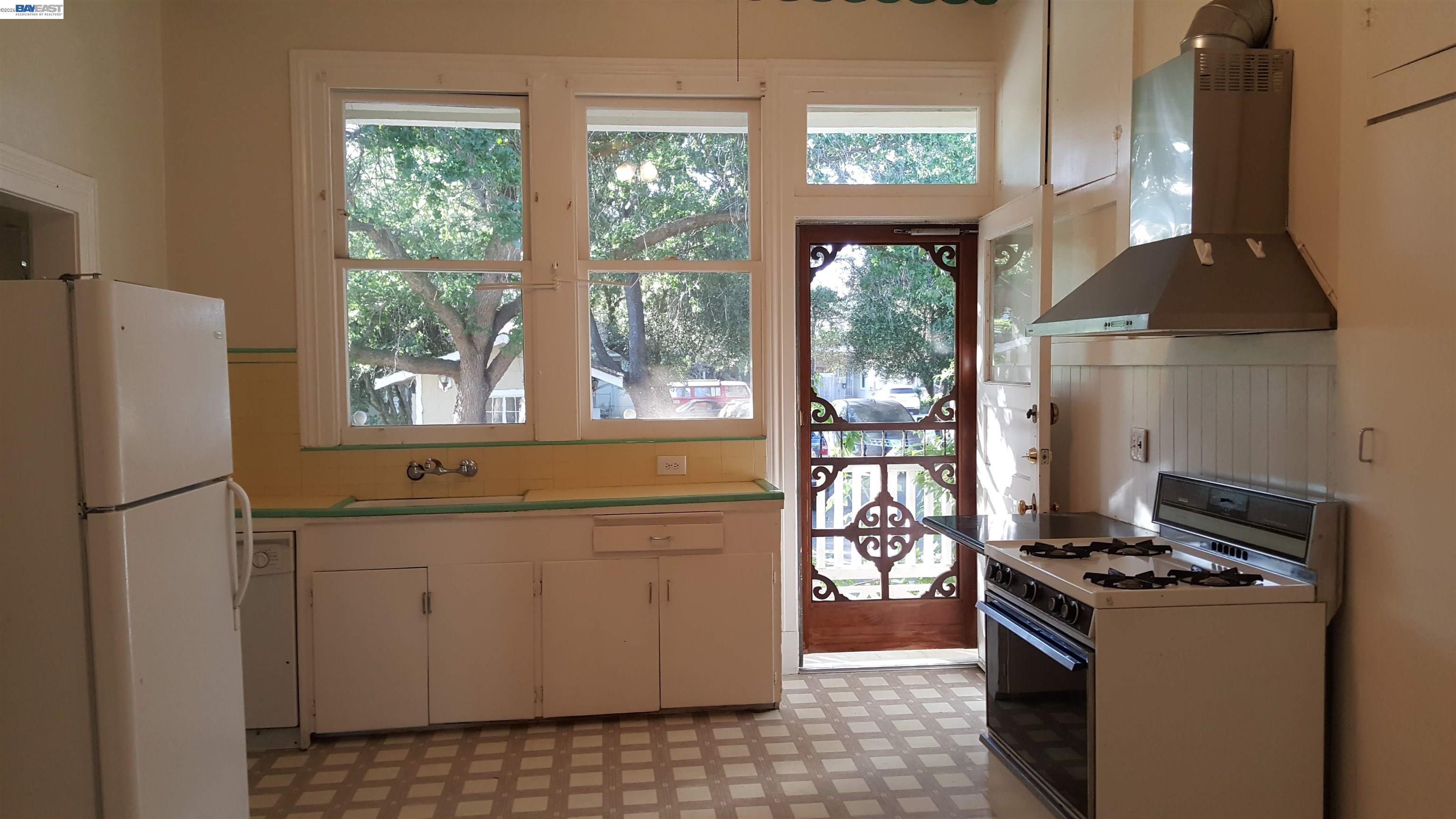 Detail Gallery Image 16 of 23 For 627 Rose Avenue #2,  Pleasanton,  CA 94566 - 2 Beds | 2 Baths