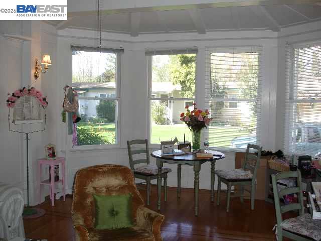 Detail Gallery Image 3 of 23 For 627 Rose Avenue #2,  Pleasanton,  CA 94566 - 2 Beds | 2 Baths