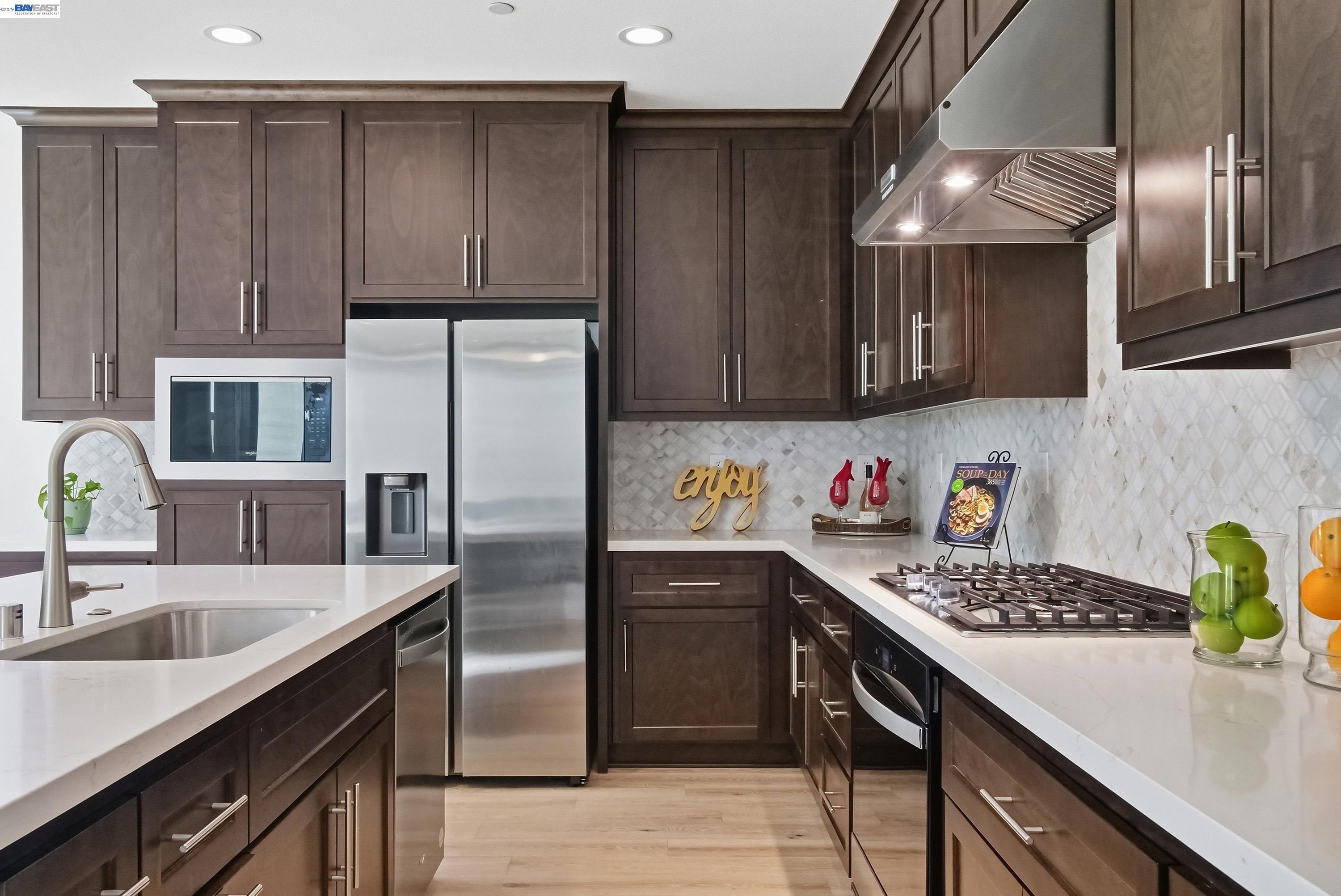 Detail Gallery Image 9 of 60 For 168 E Calder Dr, Mountain House,  CA 95391 - 3 Beds | 2/1 Baths