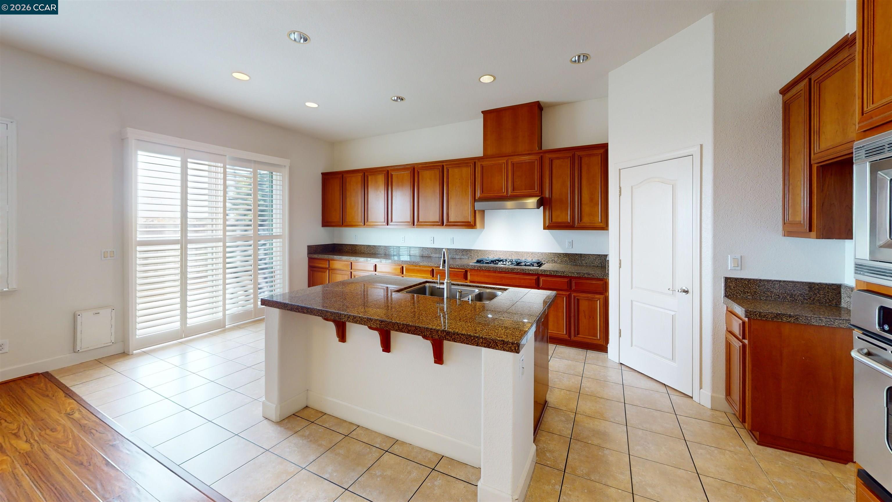 Detail Gallery Image 4 of 38 For 2000 Cinnamon Ridge, Oakley,  CA 94561 - 4 Beds | 3 Baths