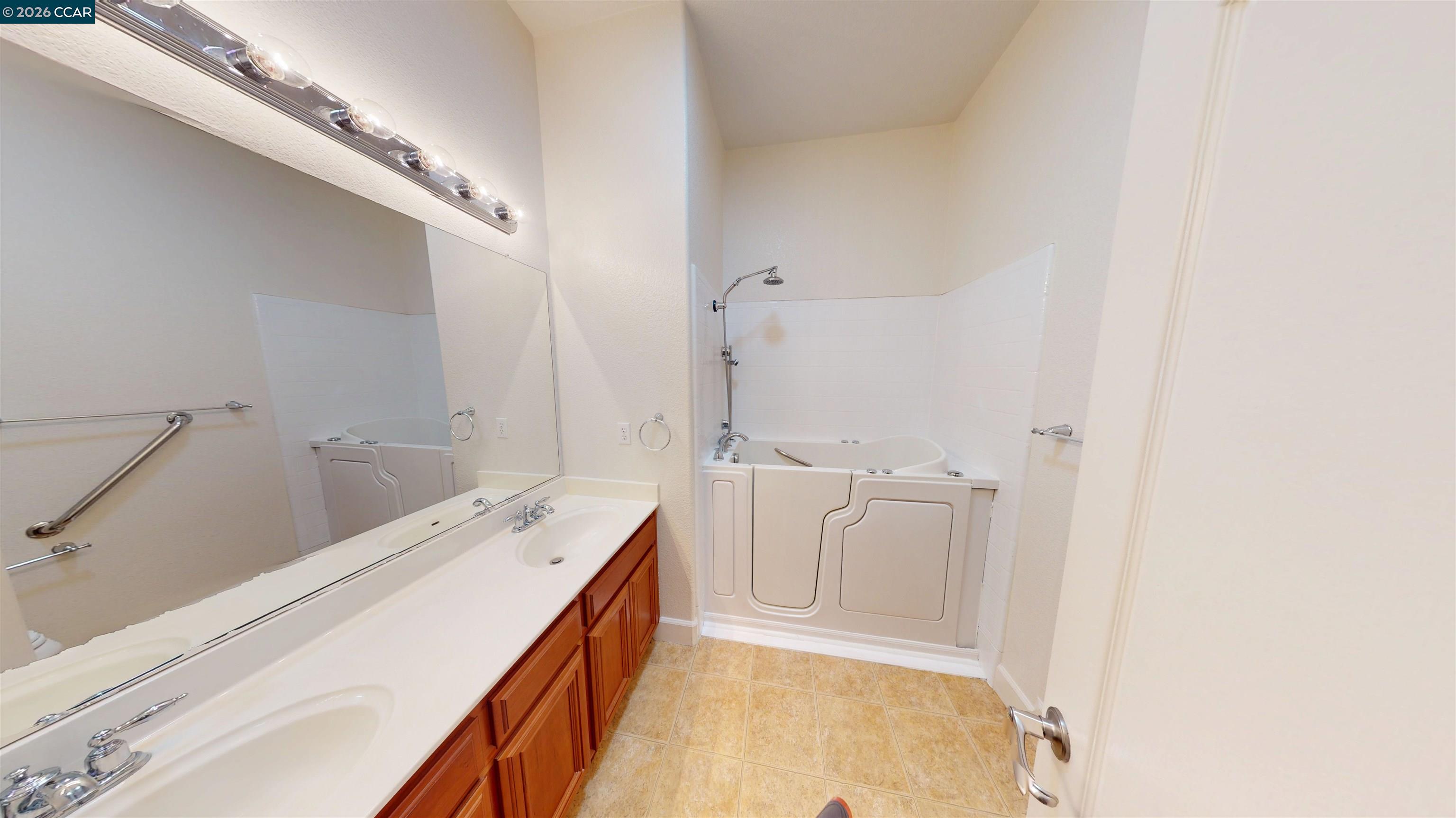 Detail Gallery Image 10 of 38 For 2000 Cinnamon Ridge, Oakley,  CA 94561 - 4 Beds | 3 Baths