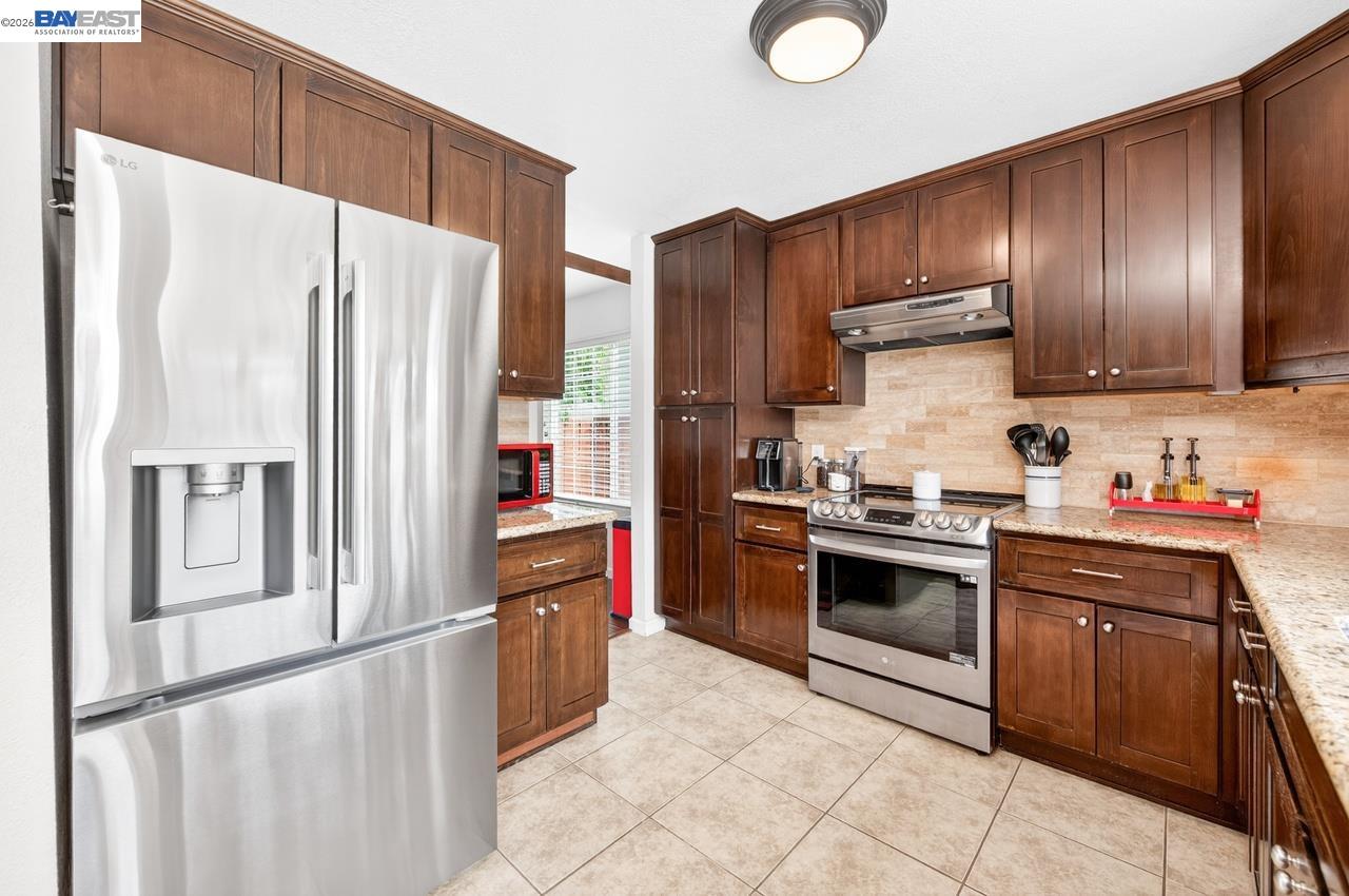 Detail Gallery Image 12 of 40 For 5549 Bridgeport Cir., Livermore,  CA 94551 - 4 Beds | 2 Baths