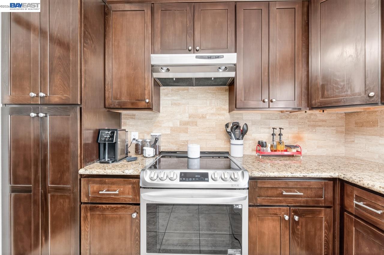 Detail Gallery Image 13 of 40 For 5549 Bridgeport Cir., Livermore,  CA 94551 - 4 Beds | 2 Baths