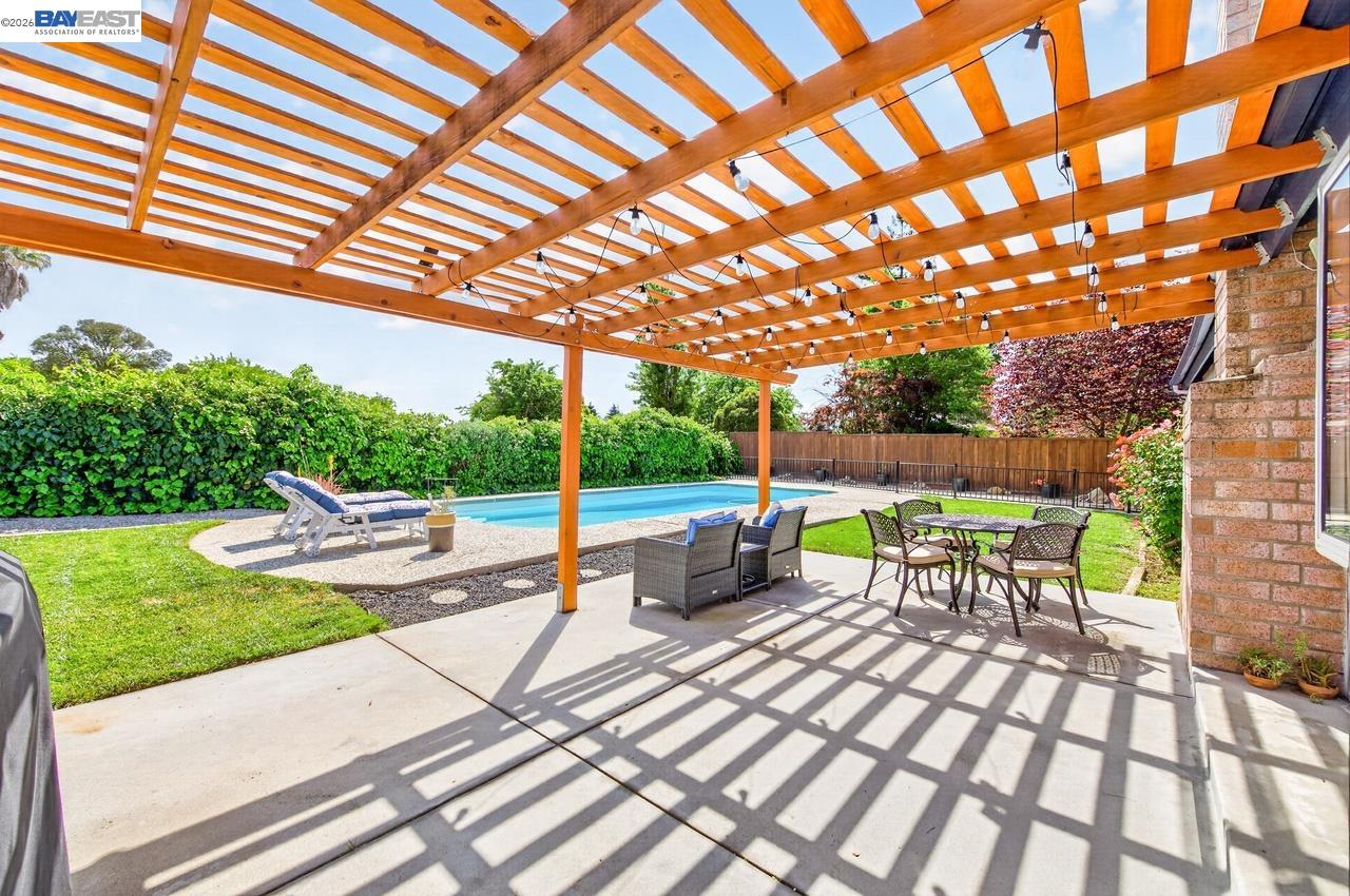 Detail Gallery Image 25 of 40 For 5549 Bridgeport Cir., Livermore,  CA 94551 - 4 Beds | 2 Baths