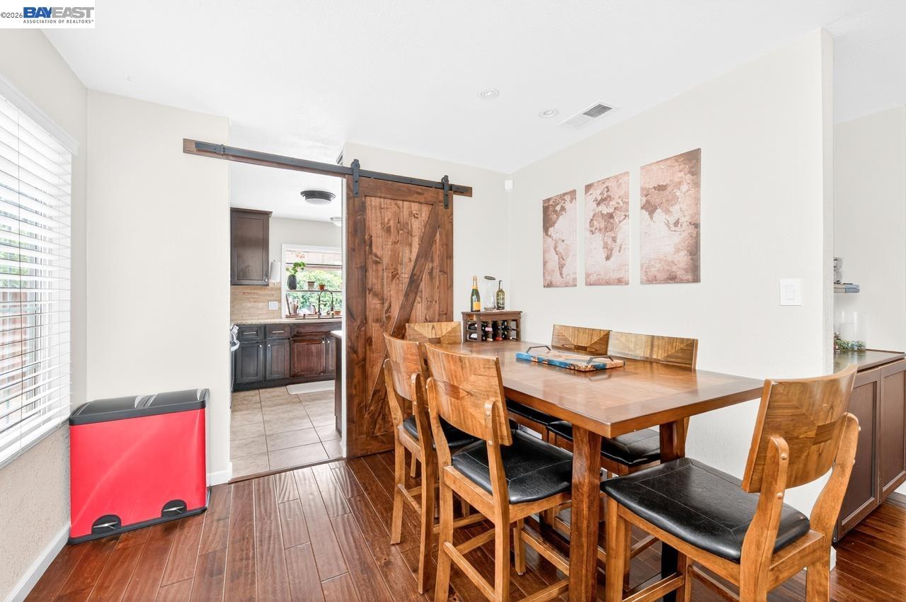 Detail Gallery Image 6 of 40 For 5549 Bridgeport Cir., Livermore,  CA 94551 - 4 Beds | 2 Baths