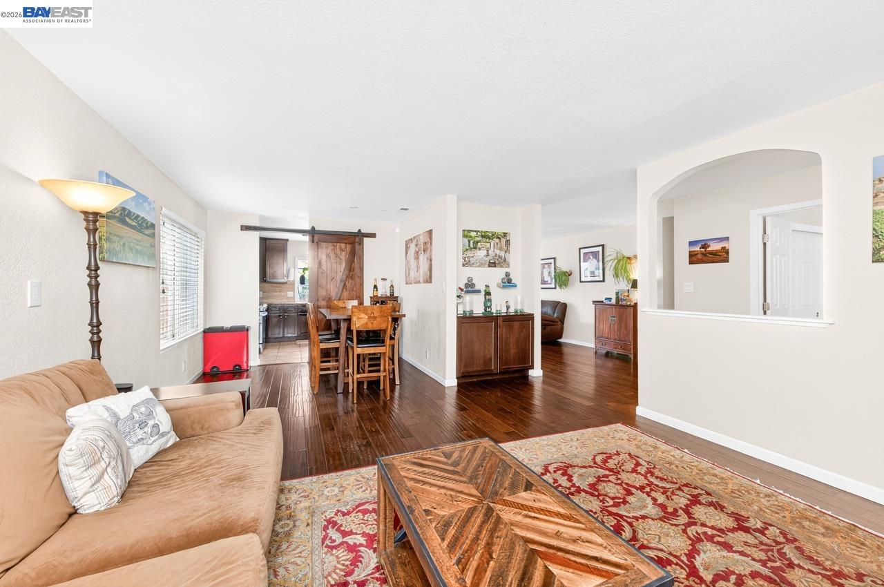 Detail Gallery Image 7 of 40 For 5549 Bridgeport Cir., Livermore,  CA 94551 - 4 Beds | 2 Baths