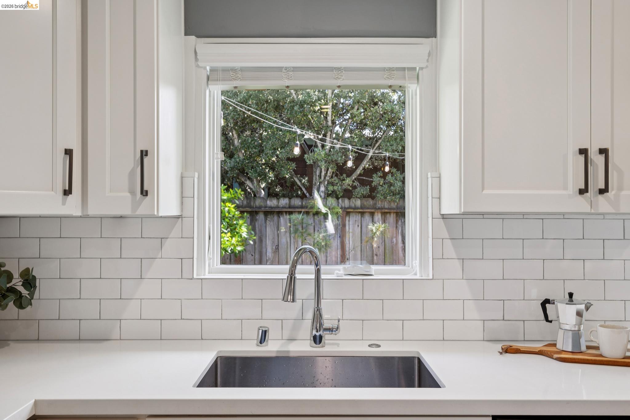 Detail Gallery Image 12 of 49 For 1020 Channing Way, Berkeley,  CA 94710 - 3 Beds | 1 Baths