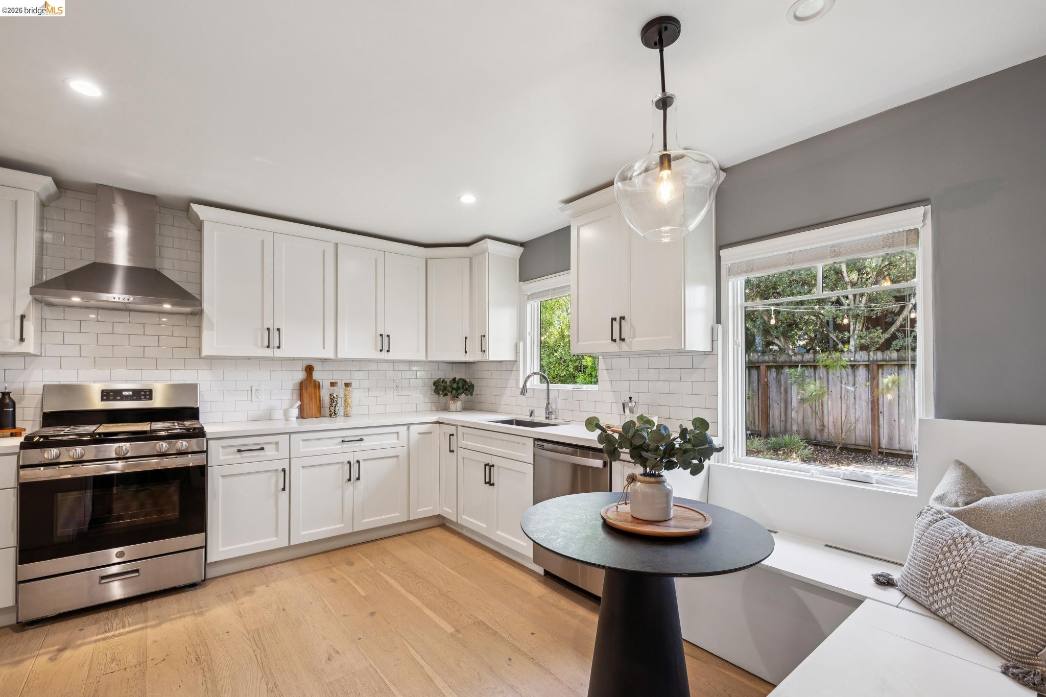 Detail Gallery Image 17 of 49 For 1020 Channing Way, Berkeley,  CA 94710 - 3 Beds | 1 Baths