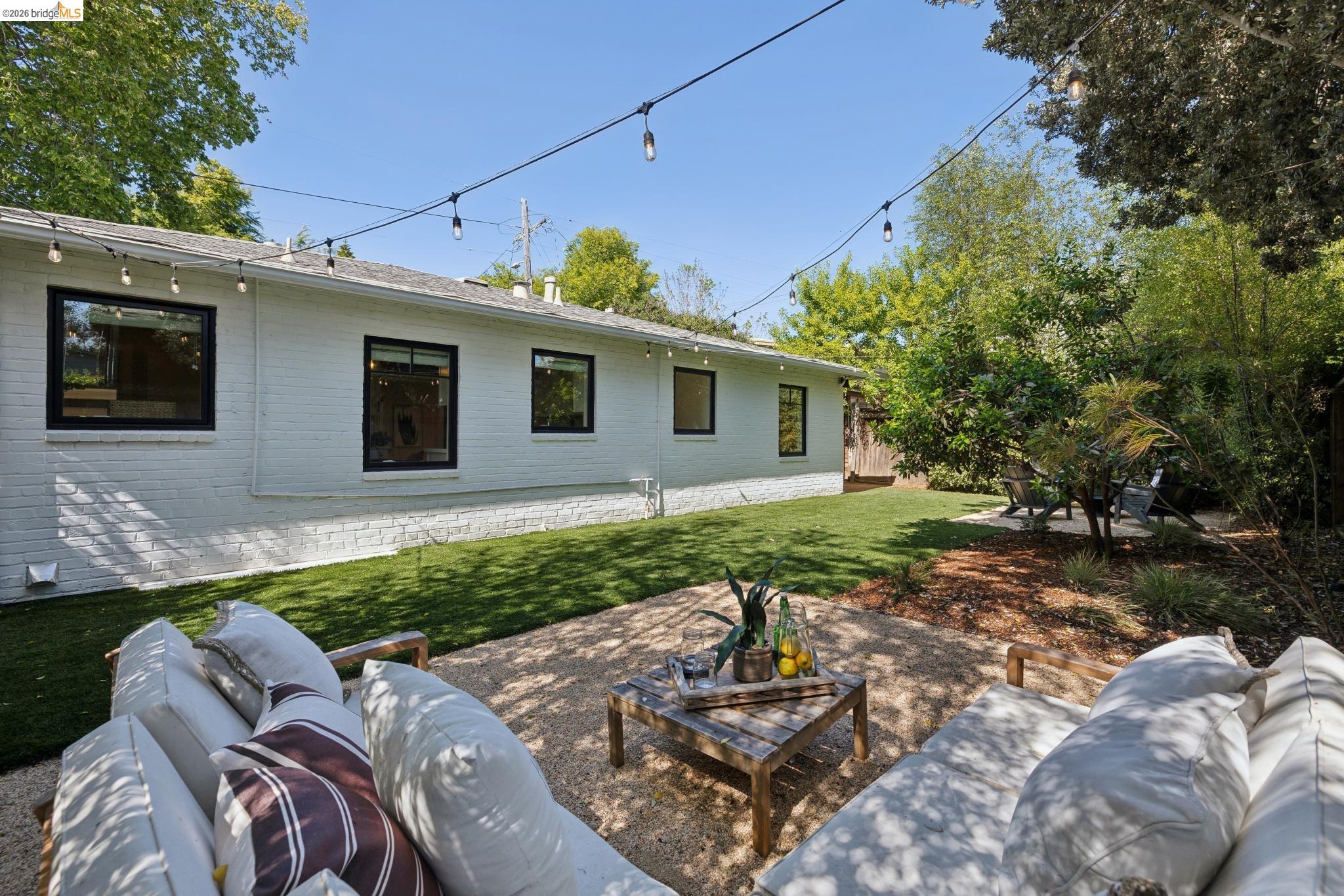 Detail Gallery Image 37 of 49 For 1020 Channing Way, Berkeley,  CA 94710 - 3 Beds | 1 Baths