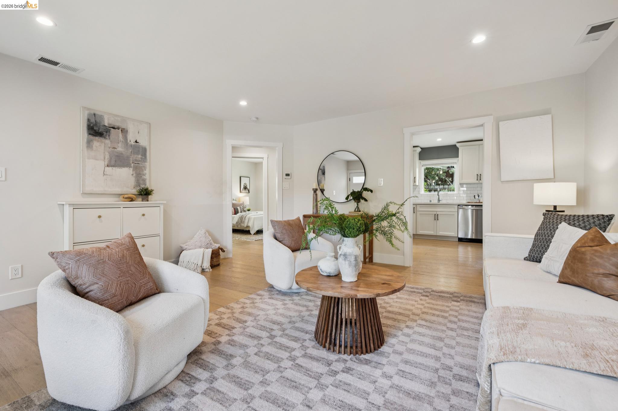 Detail Gallery Image 10 of 49 For 1020 Channing Way, Berkeley,  CA 94710 - 3 Beds | 1 Baths