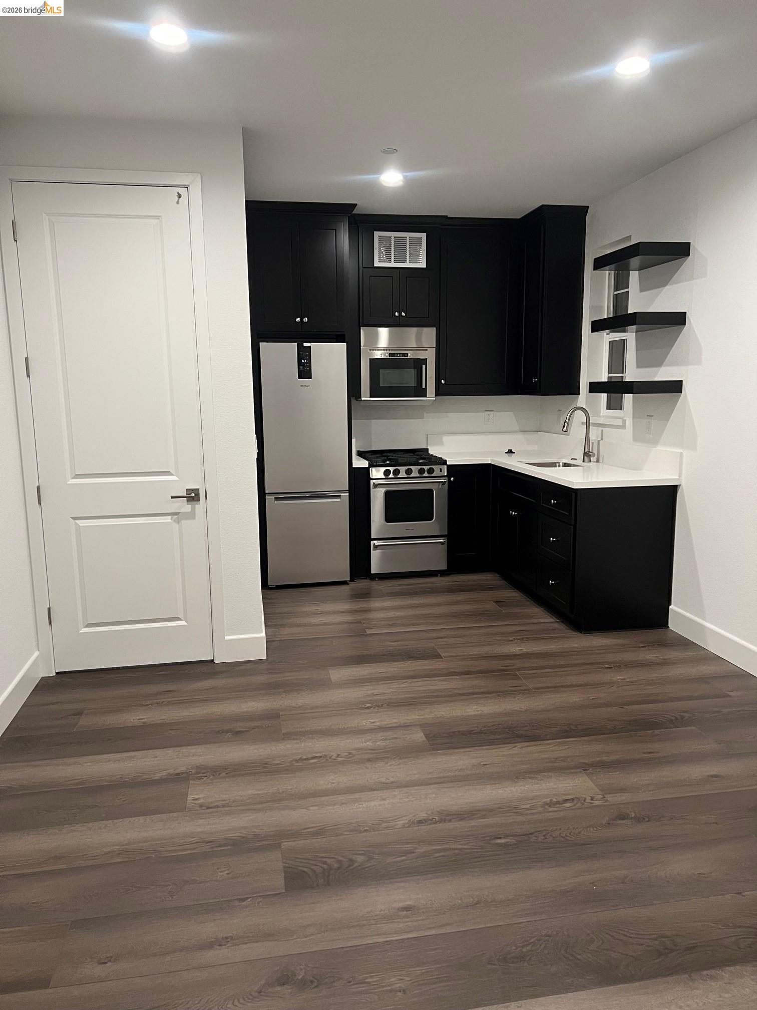 Front Image Thumbnail for EB41131103