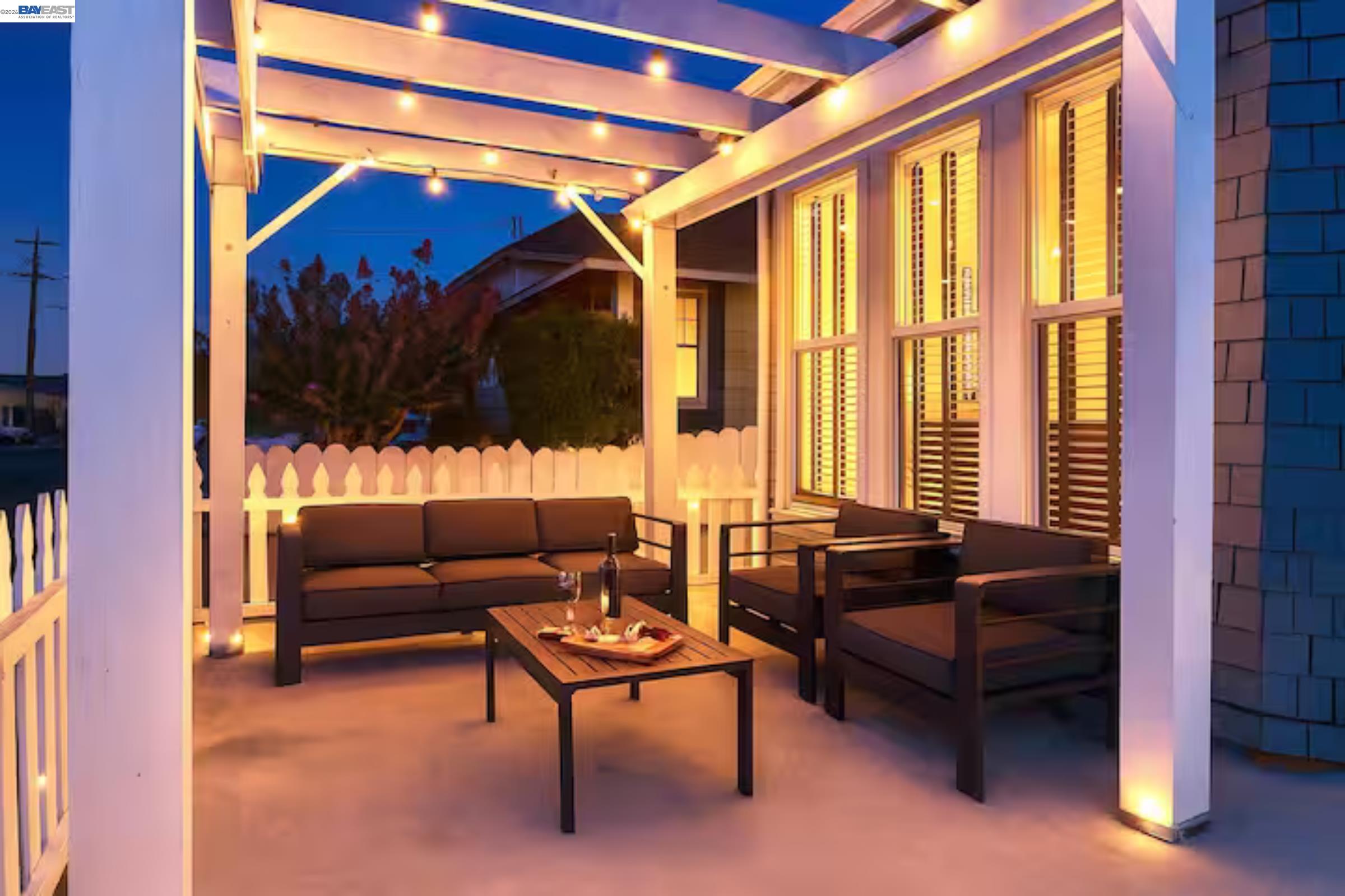 Detail Gallery Image 2 of 21 For 3710 Smith St, Union City,  CA 94587 - 4 Beds | 2 Baths