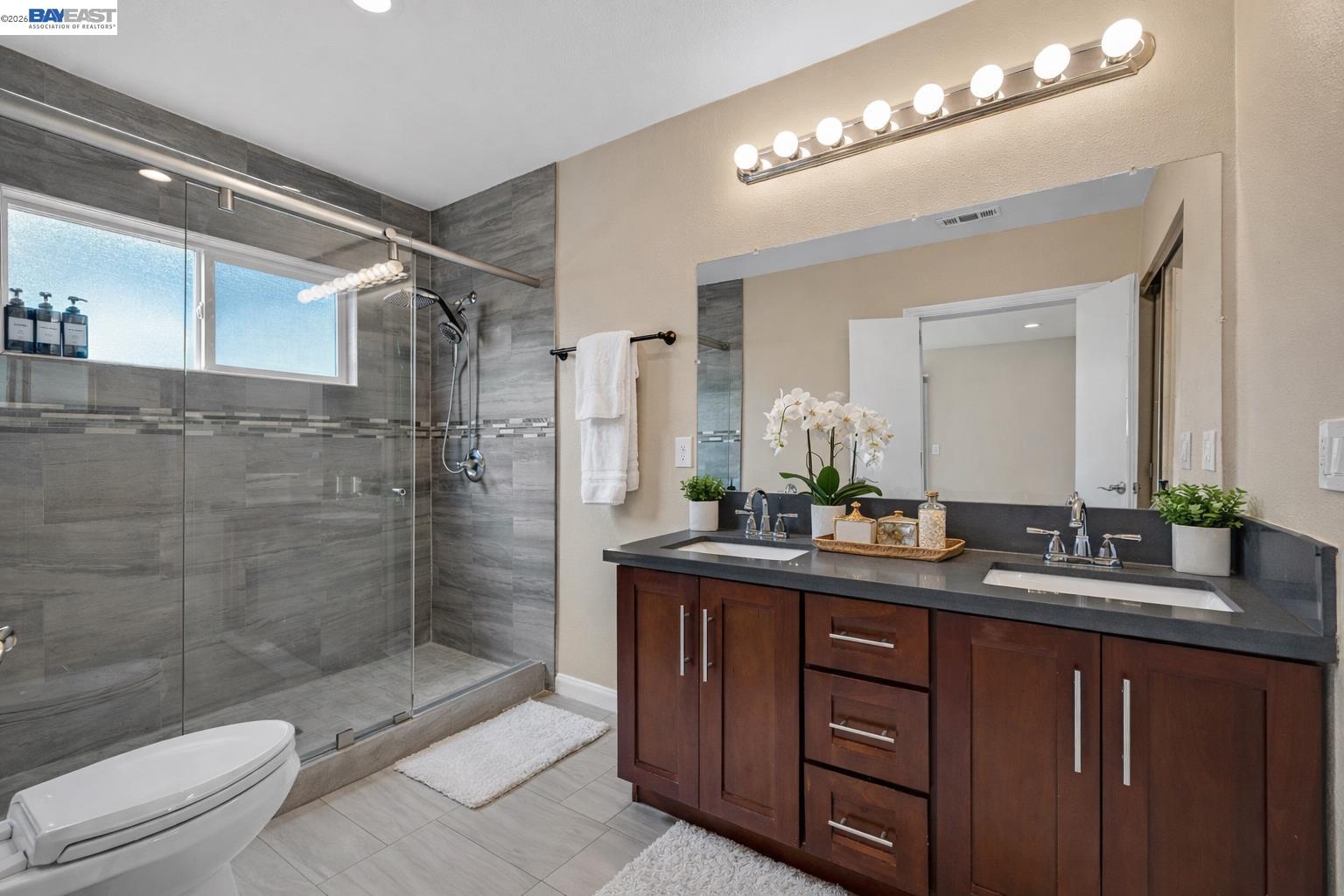 Detail Gallery Image 11 of 21 For 3710 Smith St, Union City,  CA 94587 - 4 Beds | 2 Baths